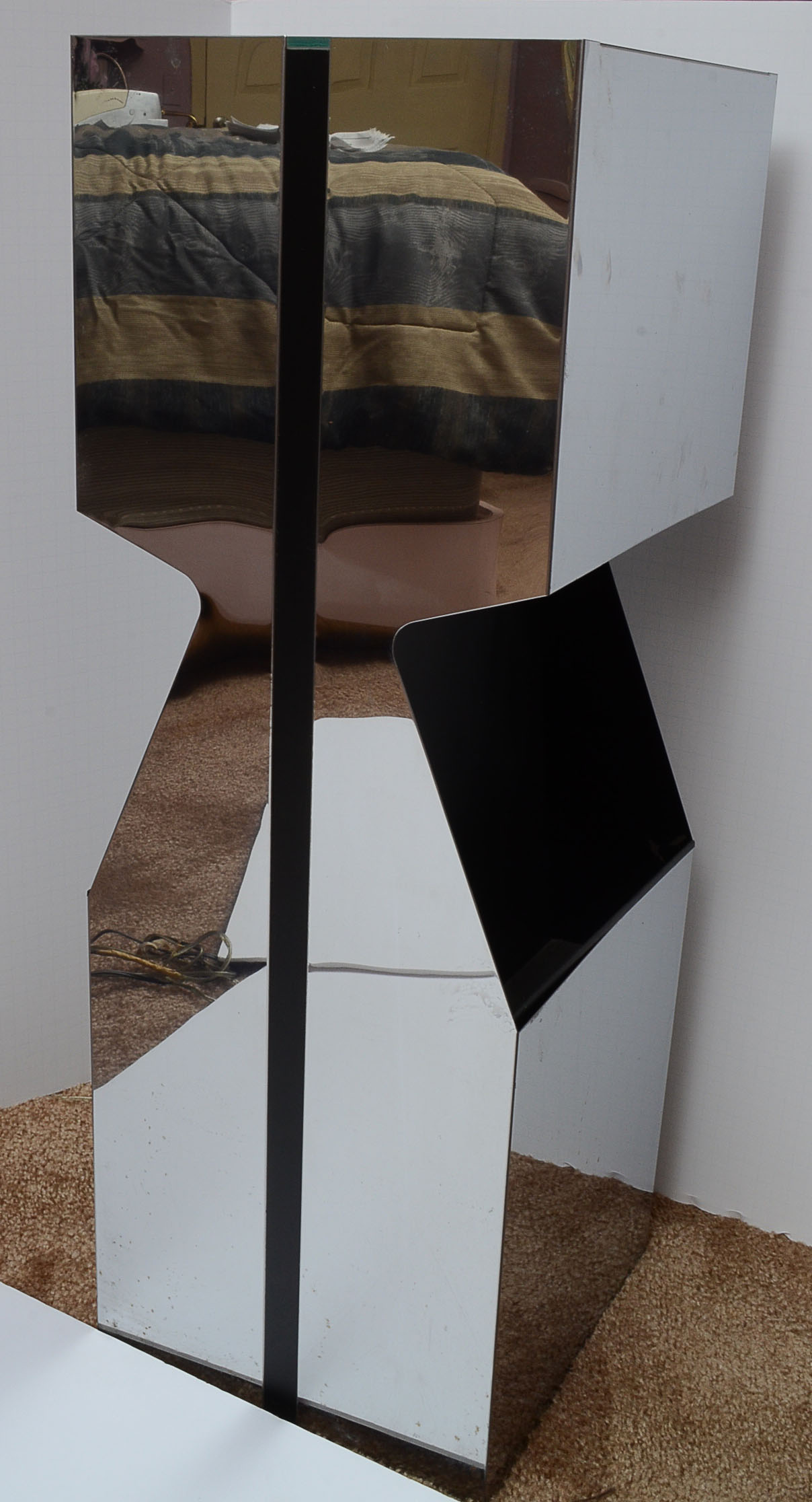 Mirrored Lighted Display Pedestal