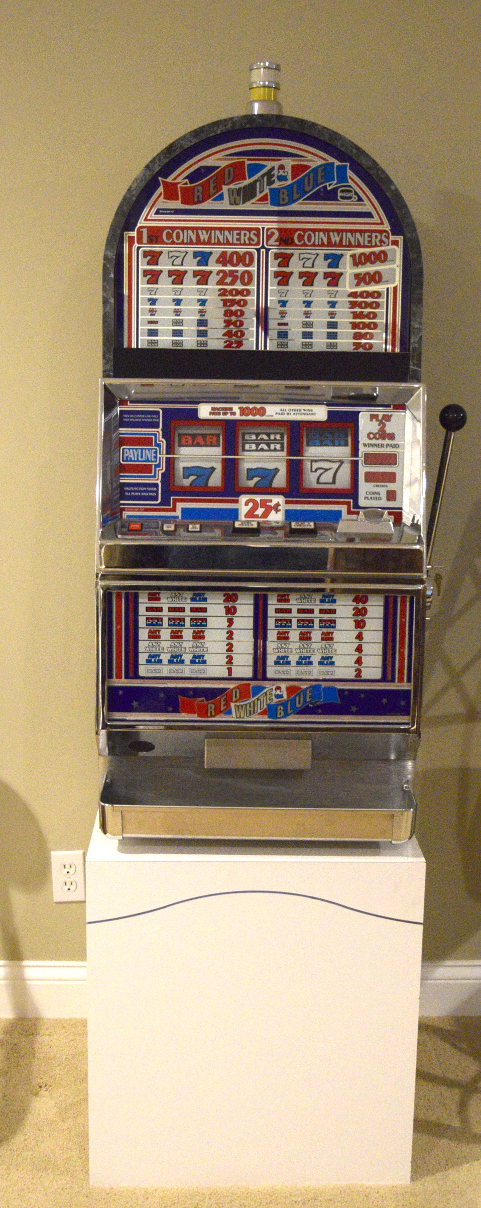 IGT Red White & Blue Slot Machine
