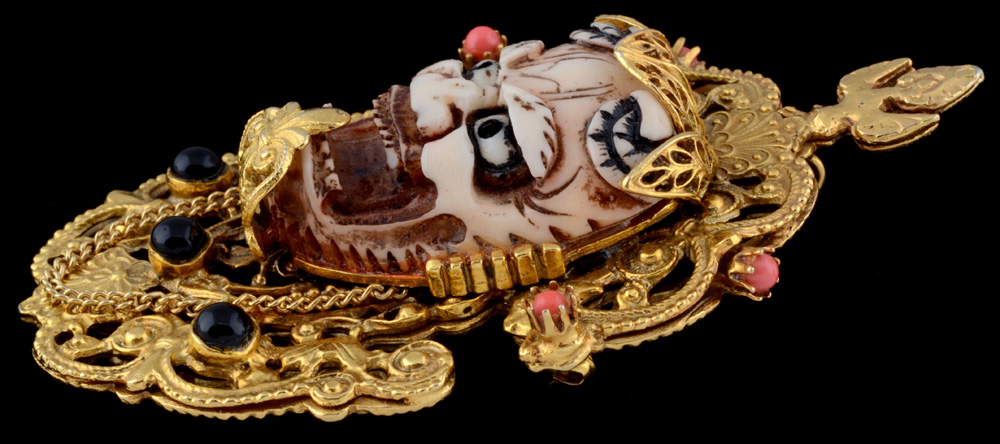 Vintage Japanese Inspired Noh Mask Openwork Costume Brooch/Pendant