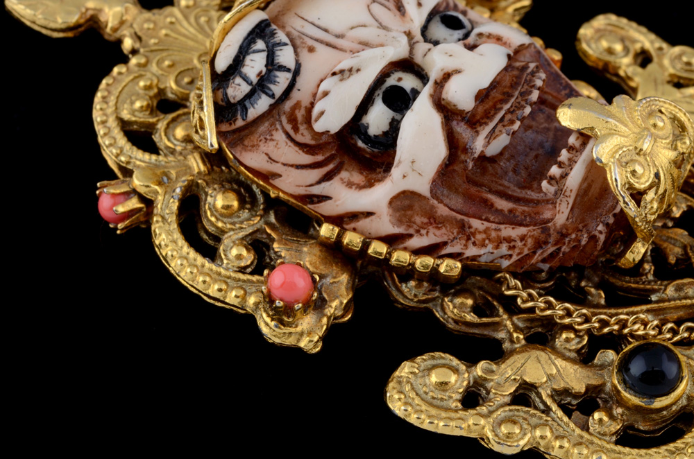 Vintage Japanese Inspired Noh Mask Openwork Costume Brooch/Pendant