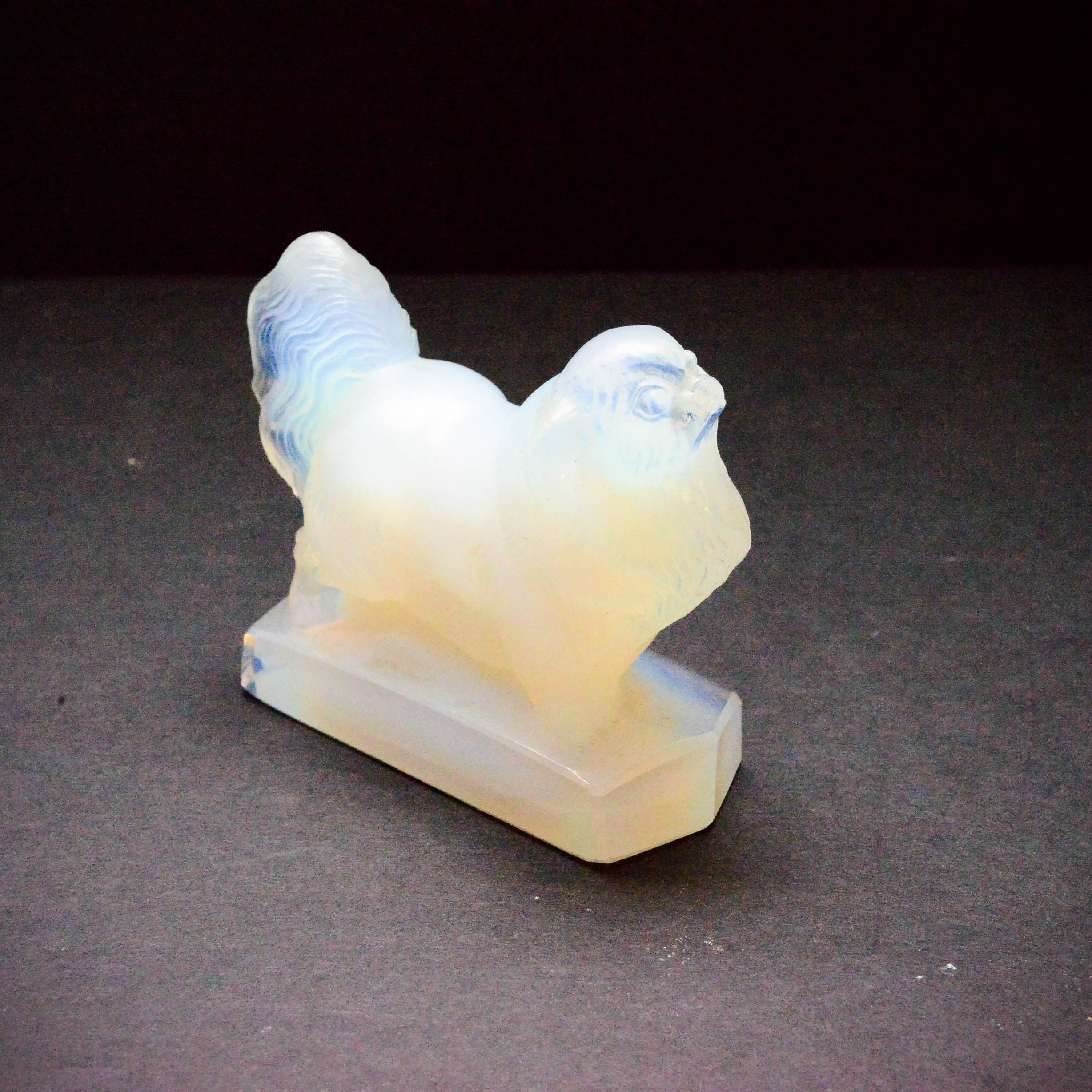 Sabino Opaline Pekingese Figurine