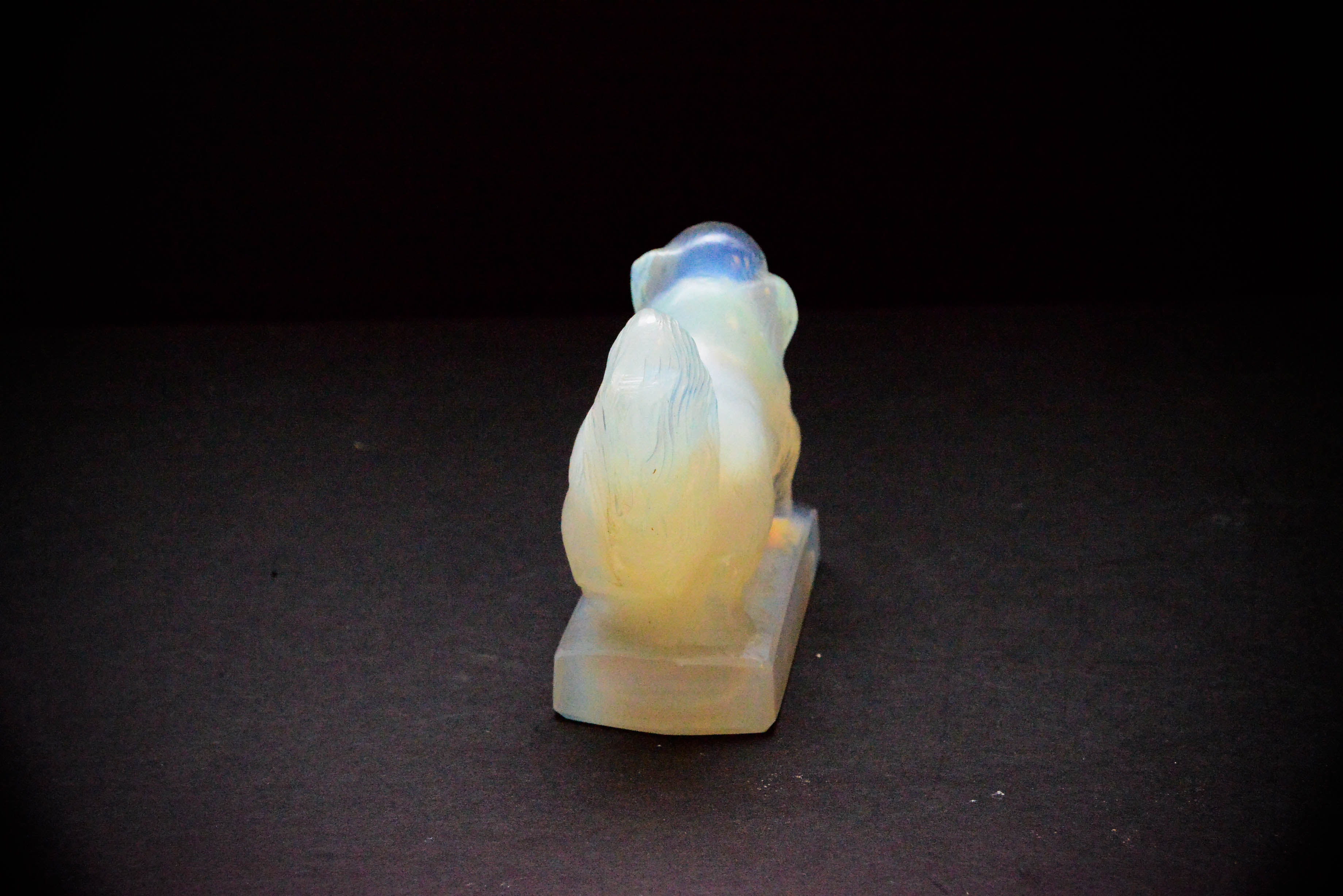 Sabino Opaline Pekingese Figurine