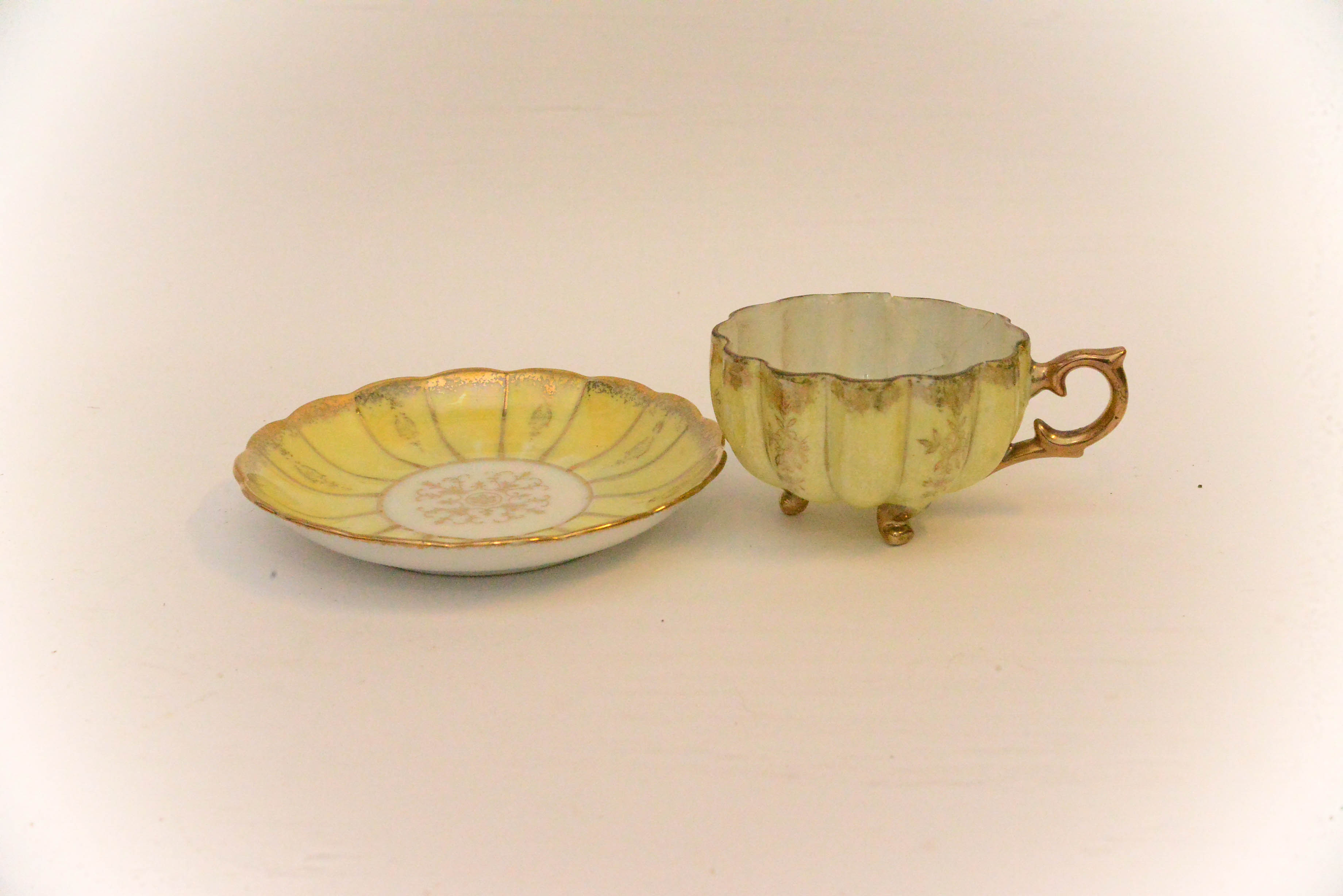 Pair of Japanese Porcelain Teacups and Saucers