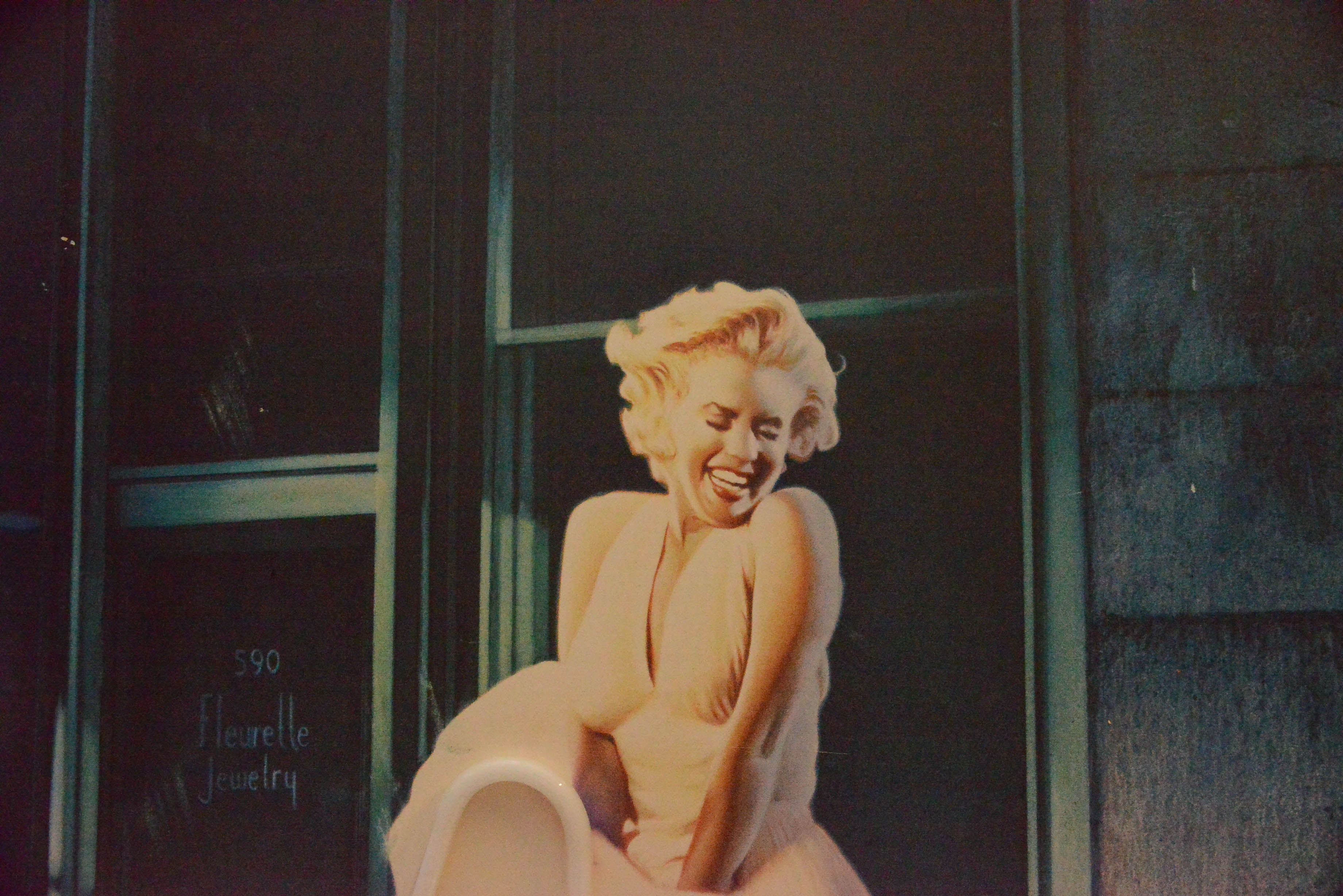 Marilyn Monroe Light Up "Boulevard of Broken Dreams" Lamp