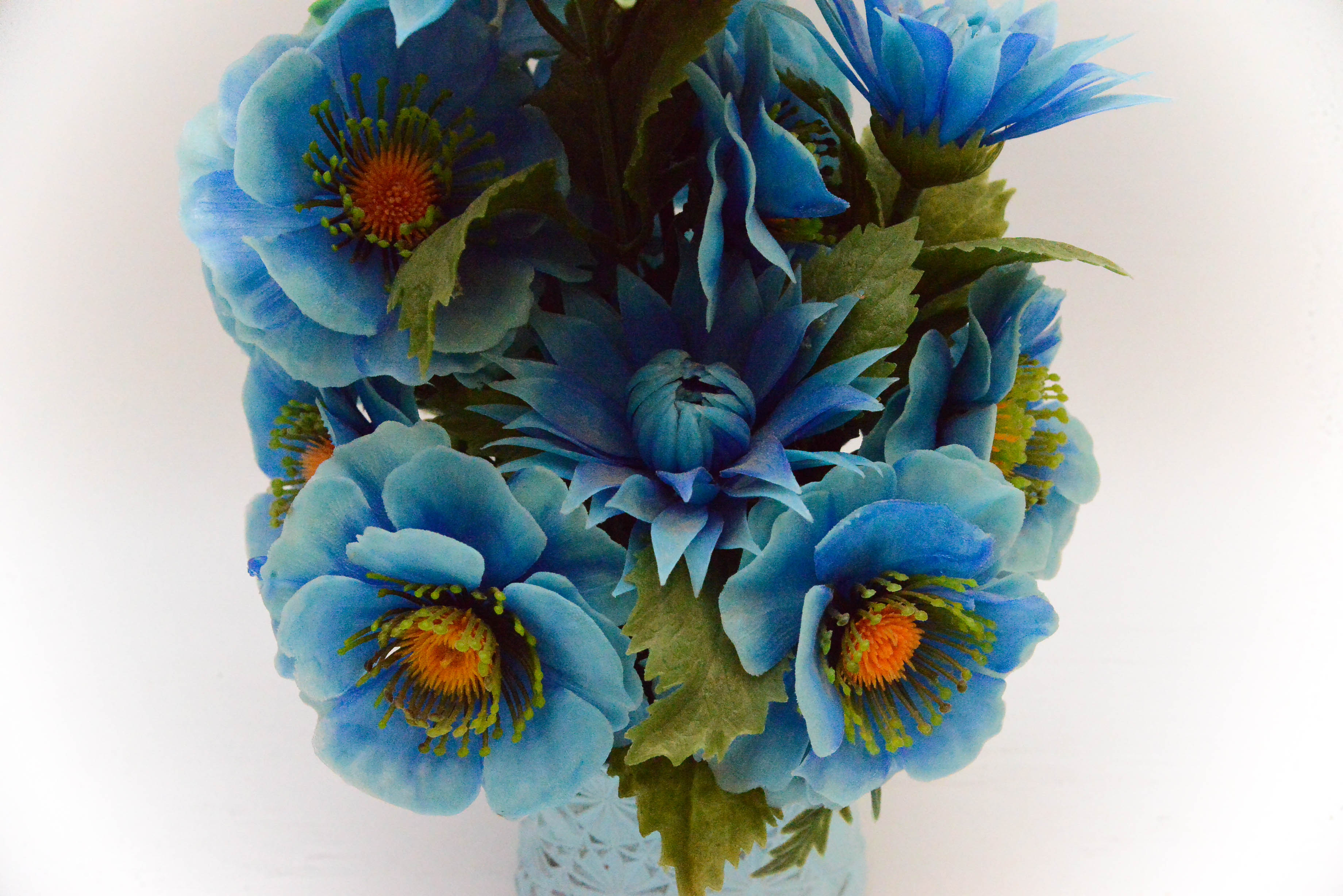 Grouping of Vintage Home Decor