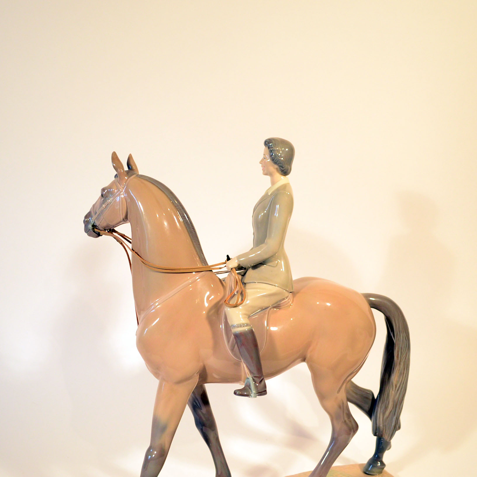1979 Lladro Queen Elizabeth II Figurine