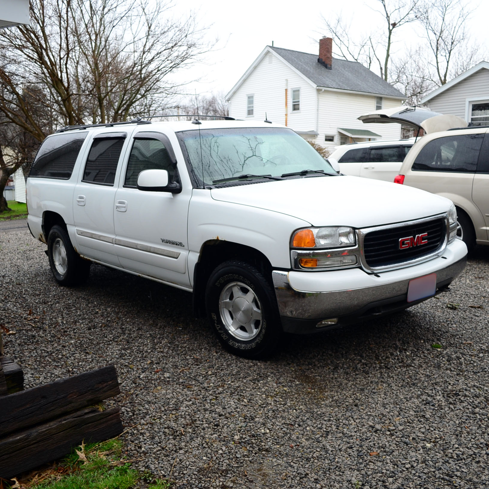 White 2003 GMC Yukon XL SUV