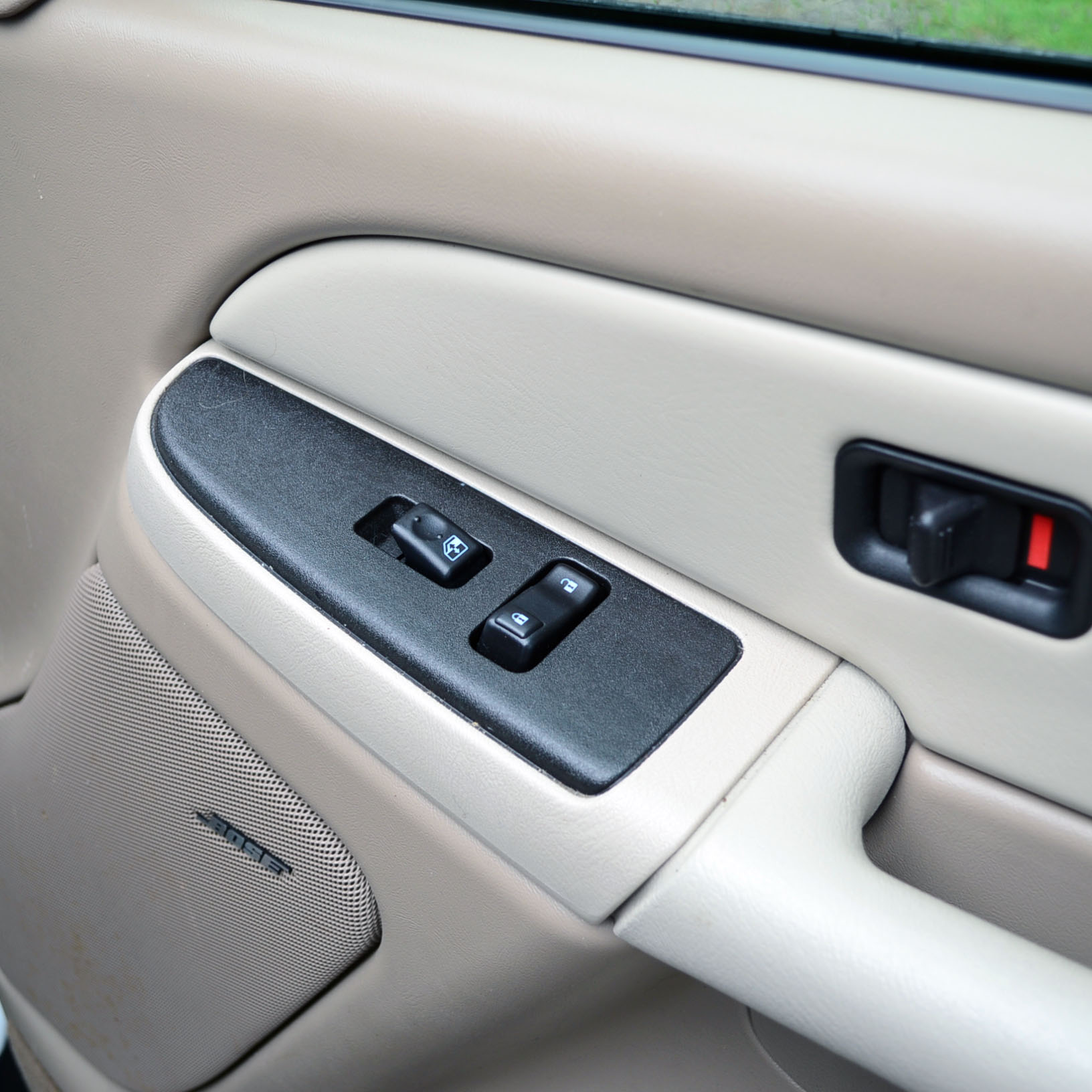 White 2003 GMC Yukon XL SUV