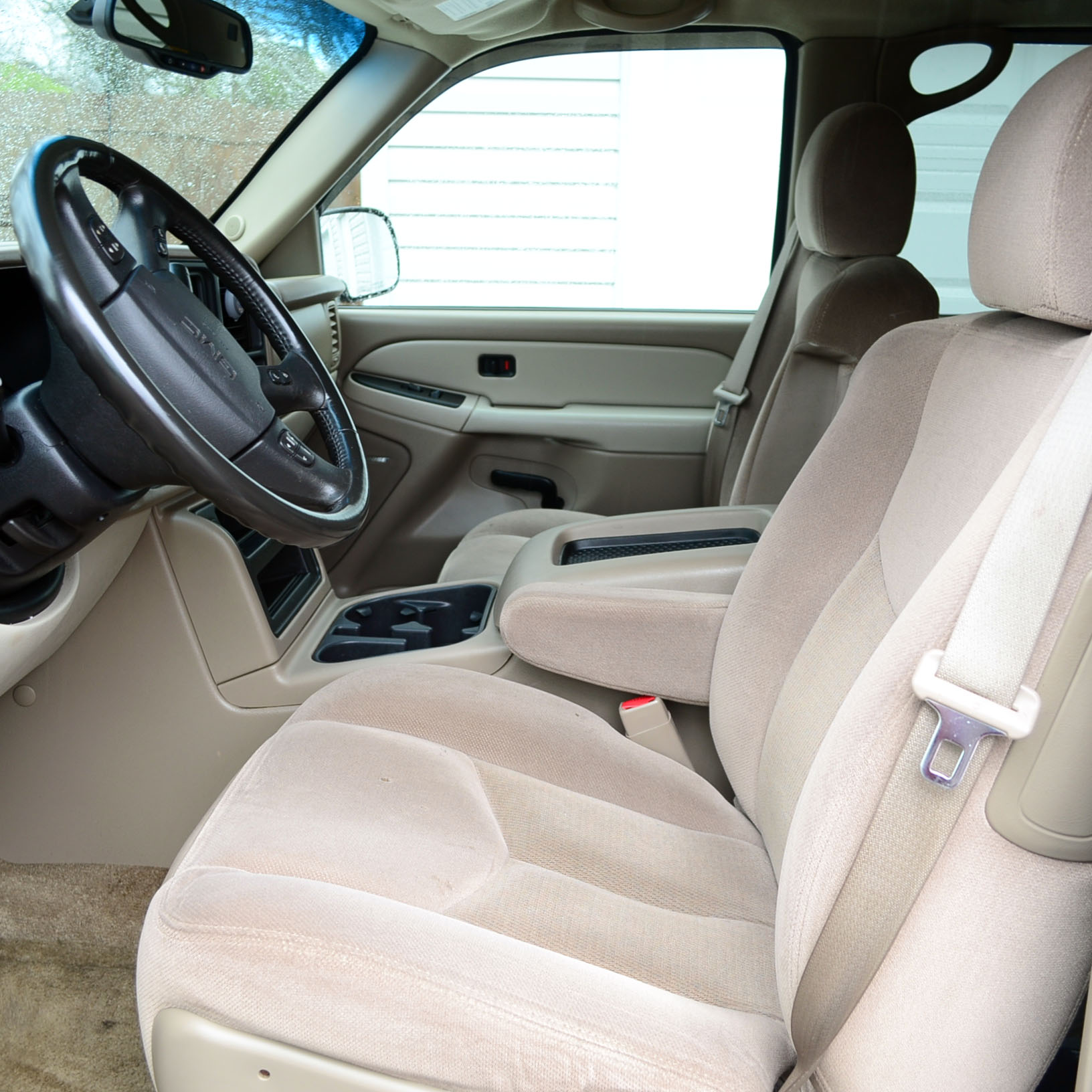 White 2003 GMC Yukon XL SUV