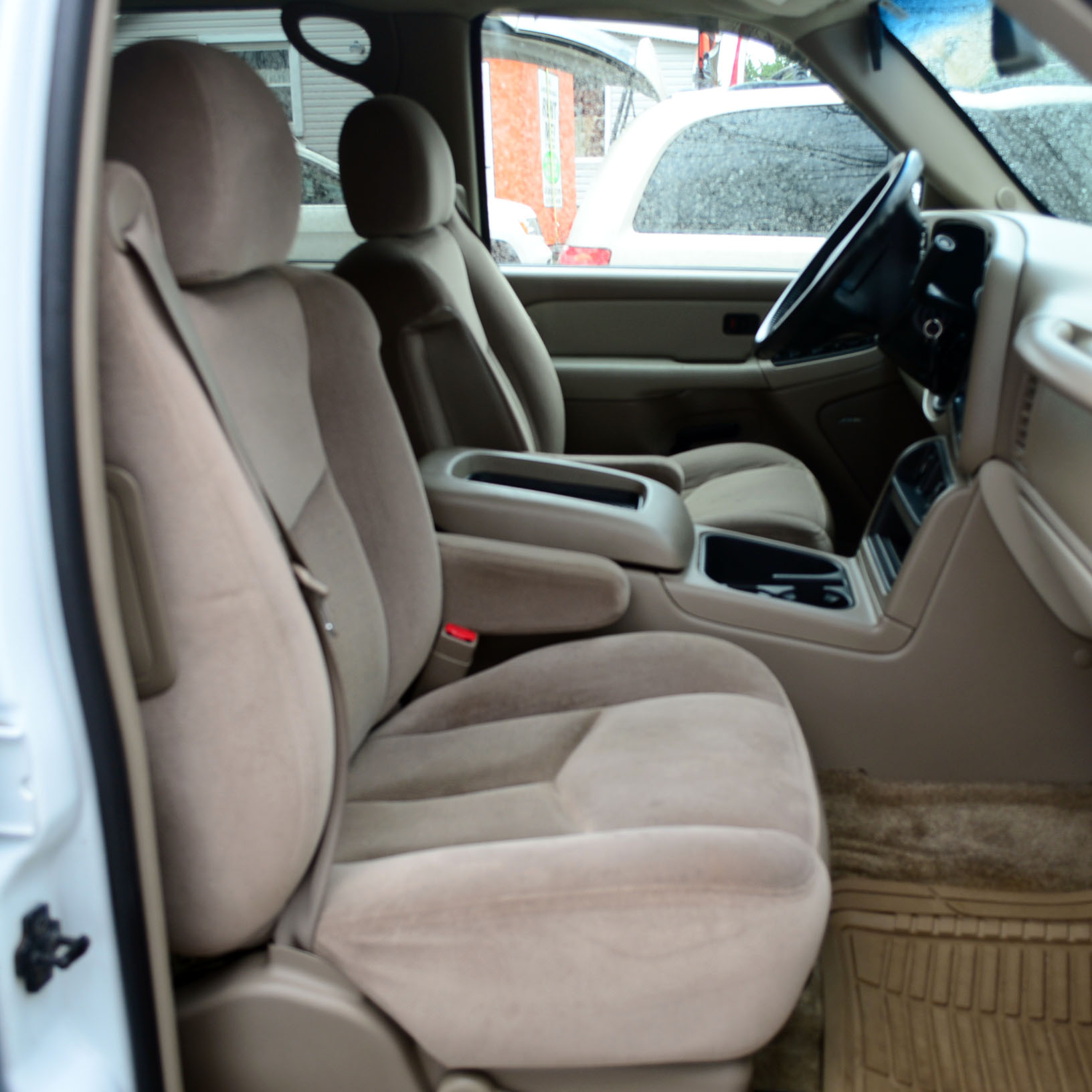 White 2003 GMC Yukon XL SUV