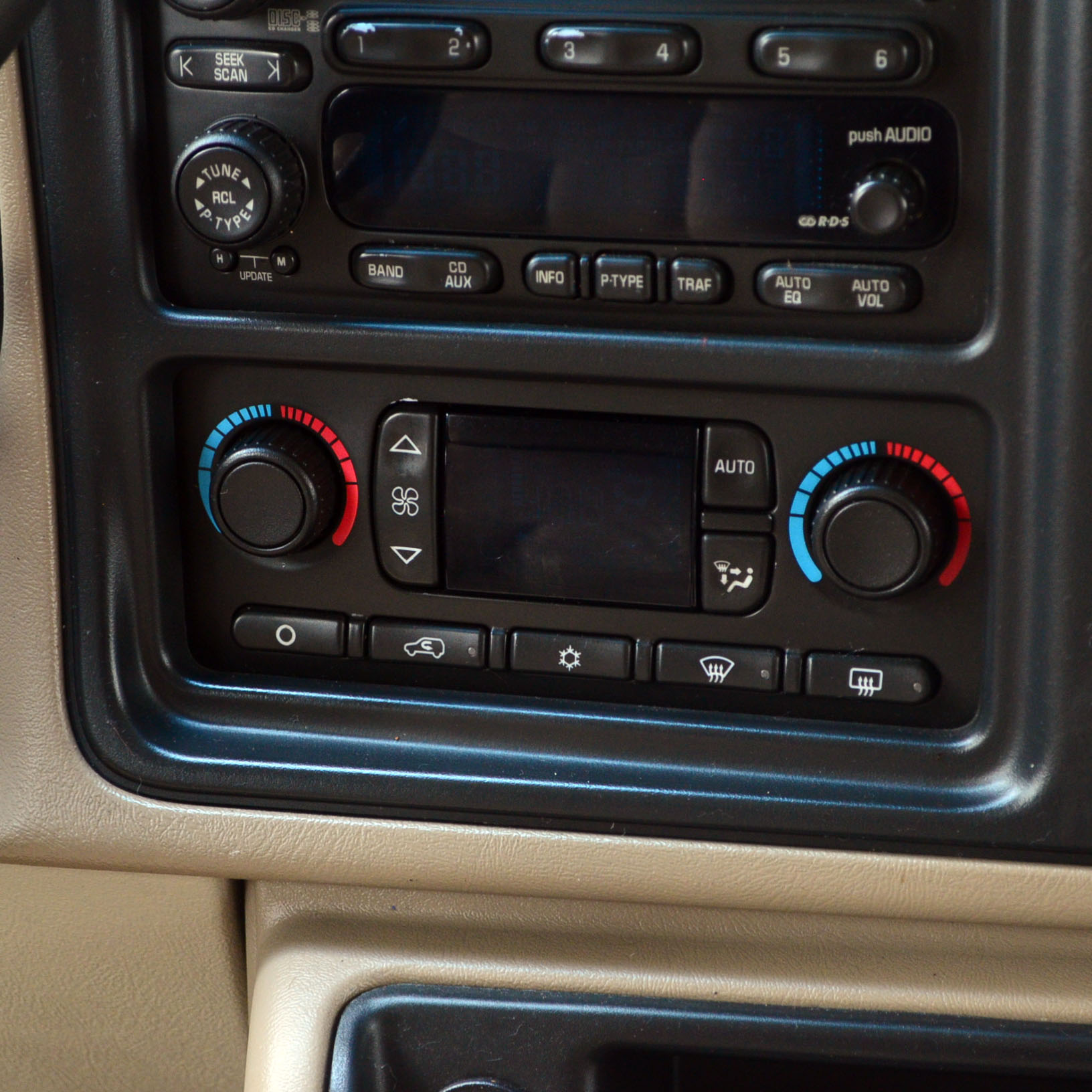 White 2003 GMC Yukon XL SUV