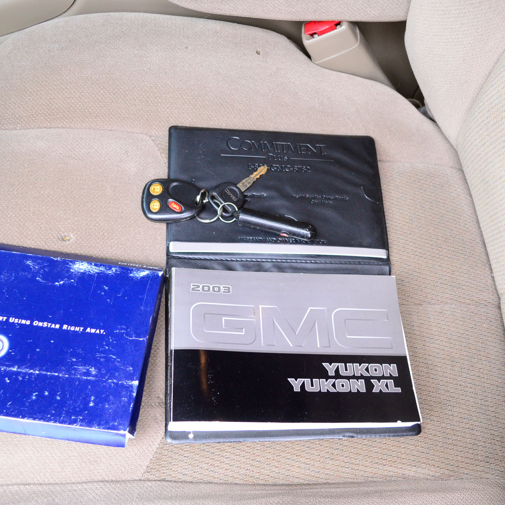 White 2003 GMC Yukon XL SUV