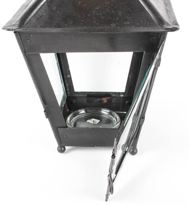 Large Assortment of Home Decorative Items