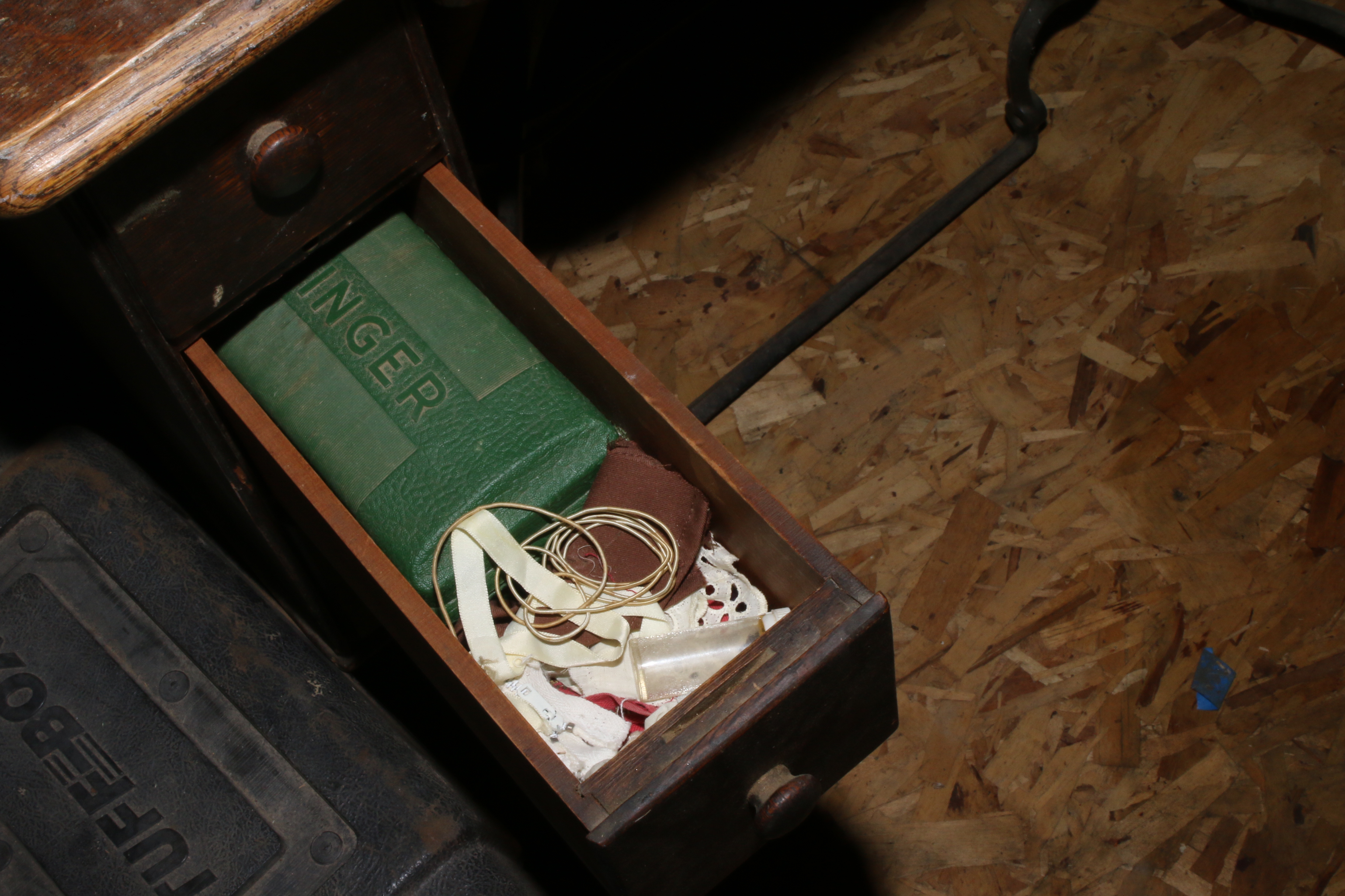 Singer Sewing Machine Table