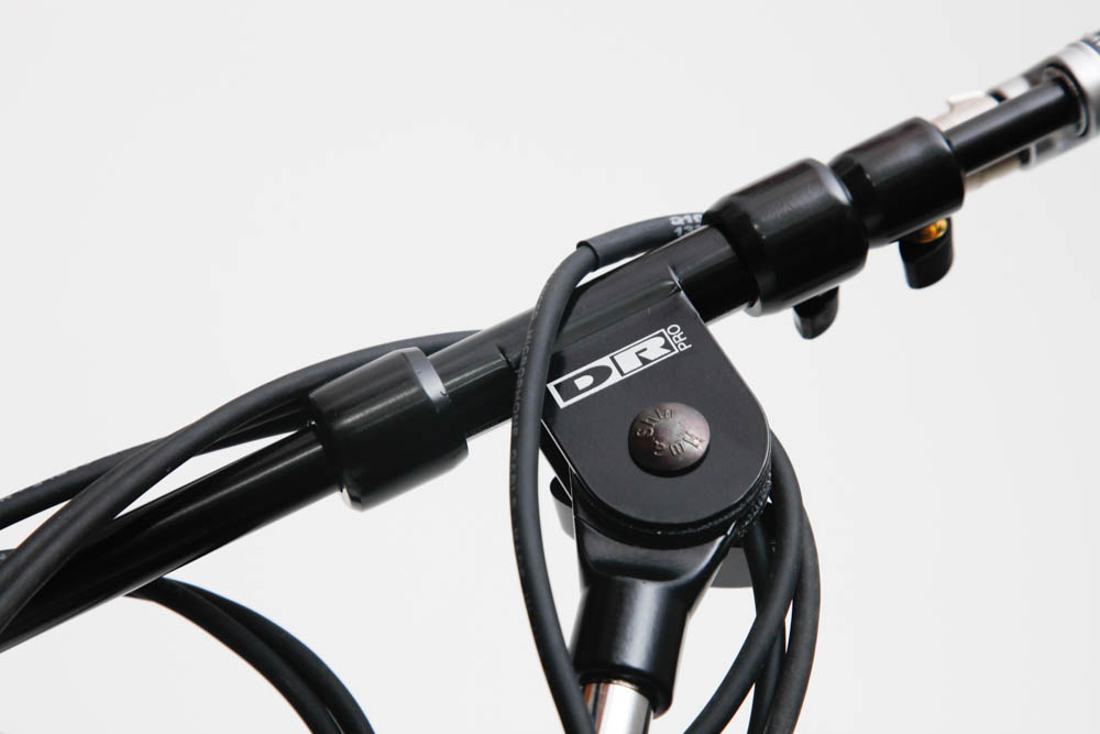 Shure Model 5575LE Unidyne Microphone, Case and Stand