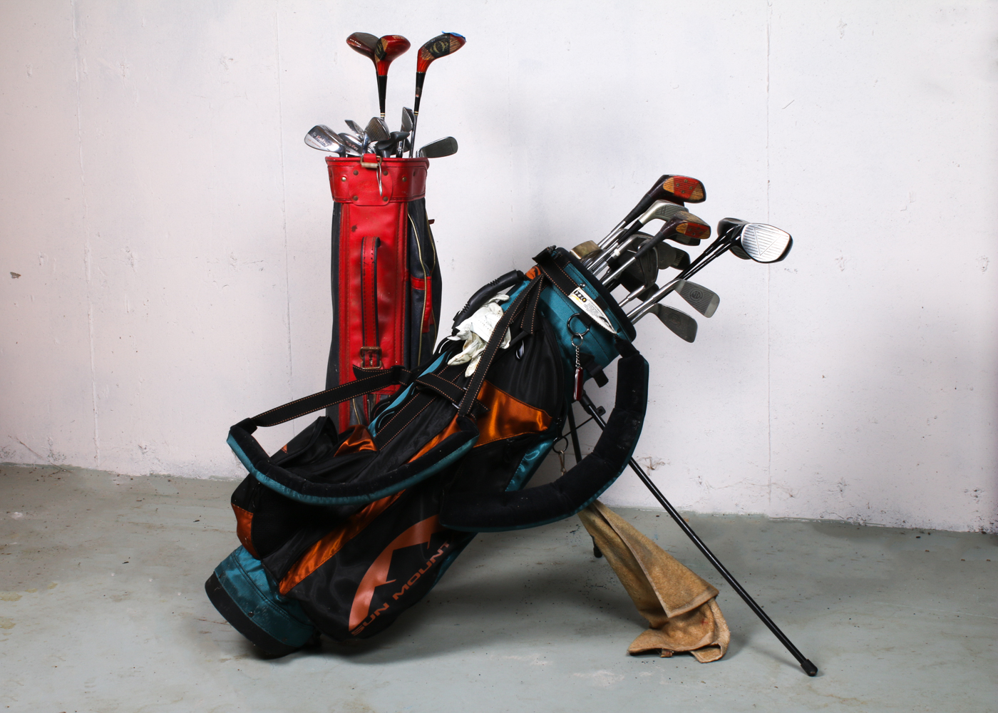 Assorted Vintage Golf Accessories