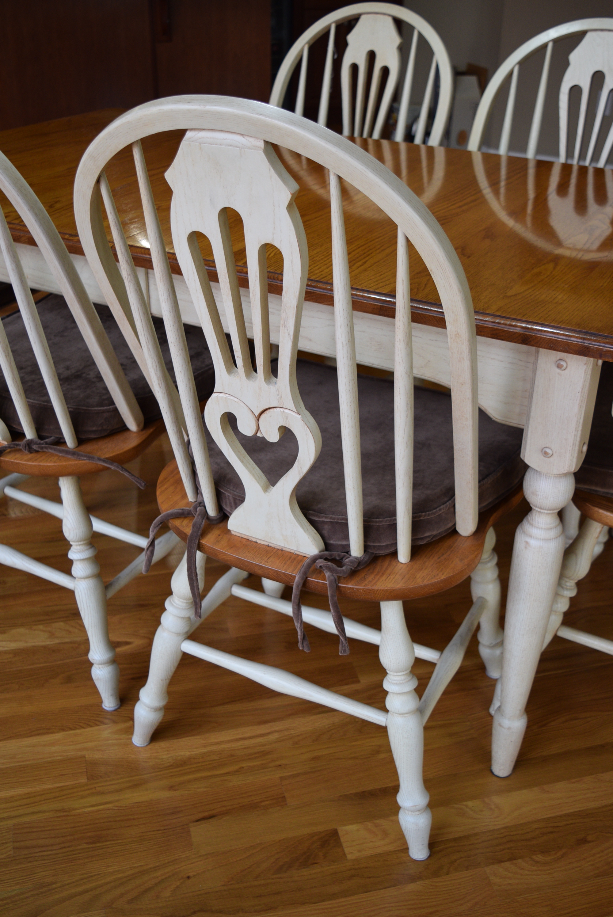 Cochrane Furniture Oak Dining Table