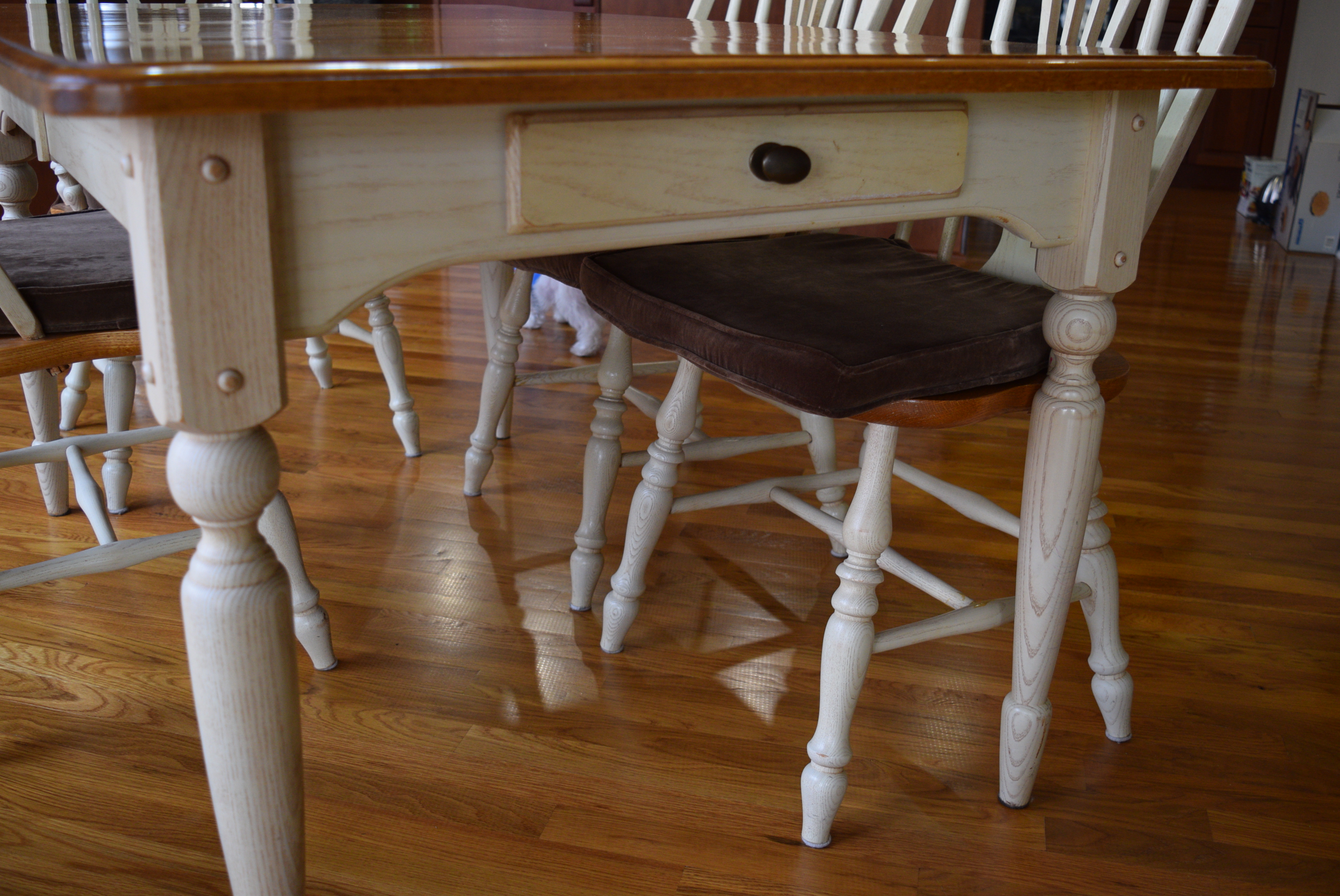 Cochrane Furniture Oak Dining Table