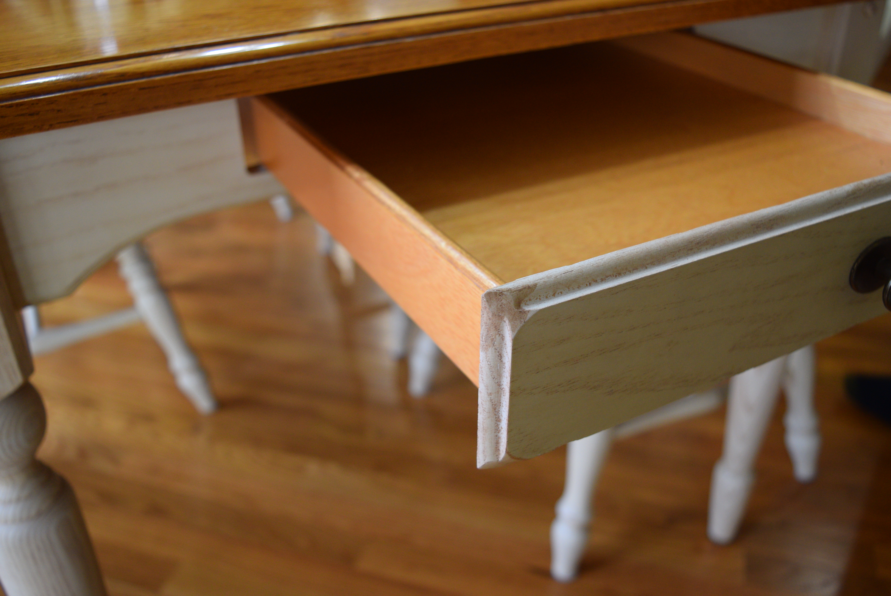 Cochrane Furniture Oak Dining Table