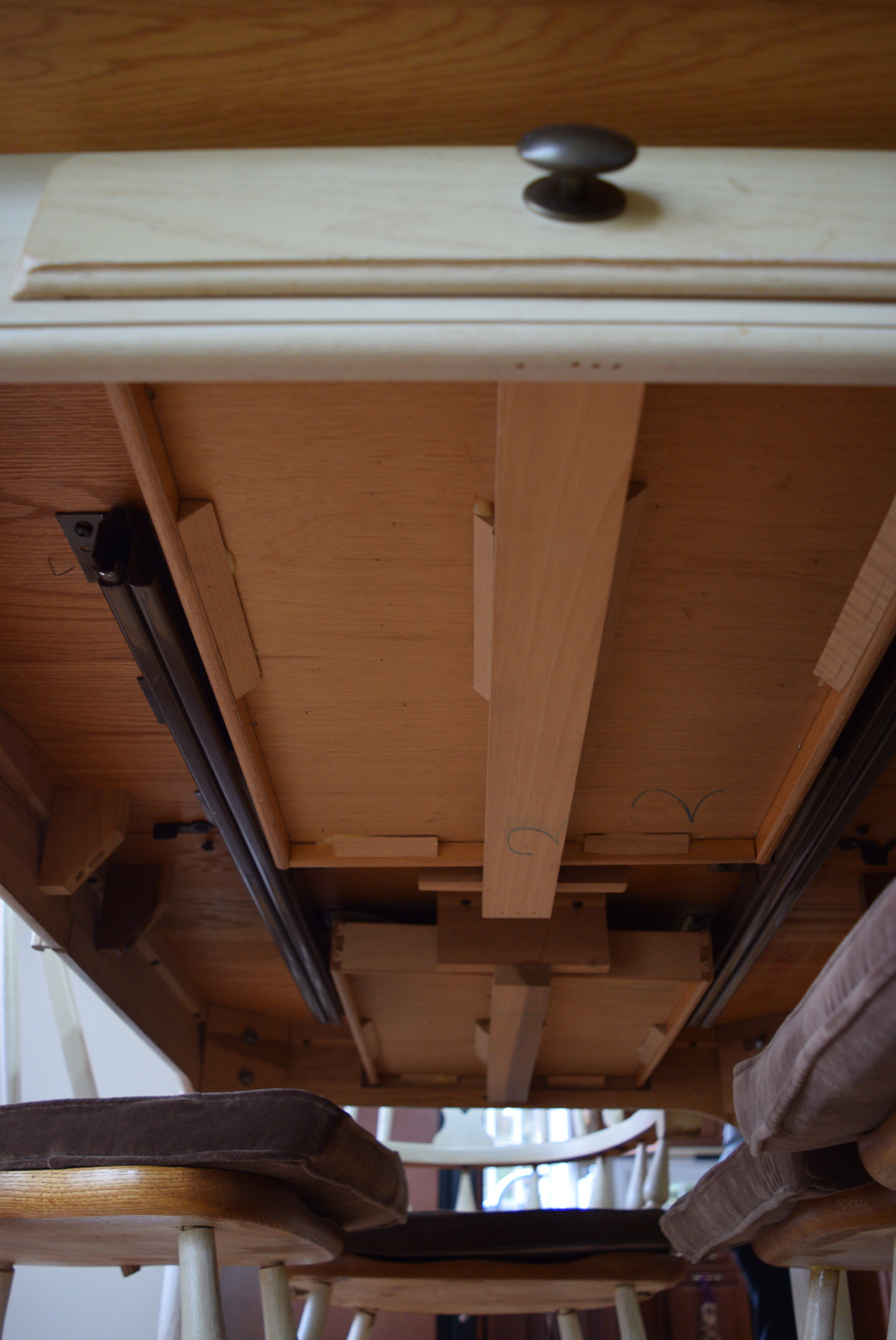 Cochrane Furniture Oak Dining Table