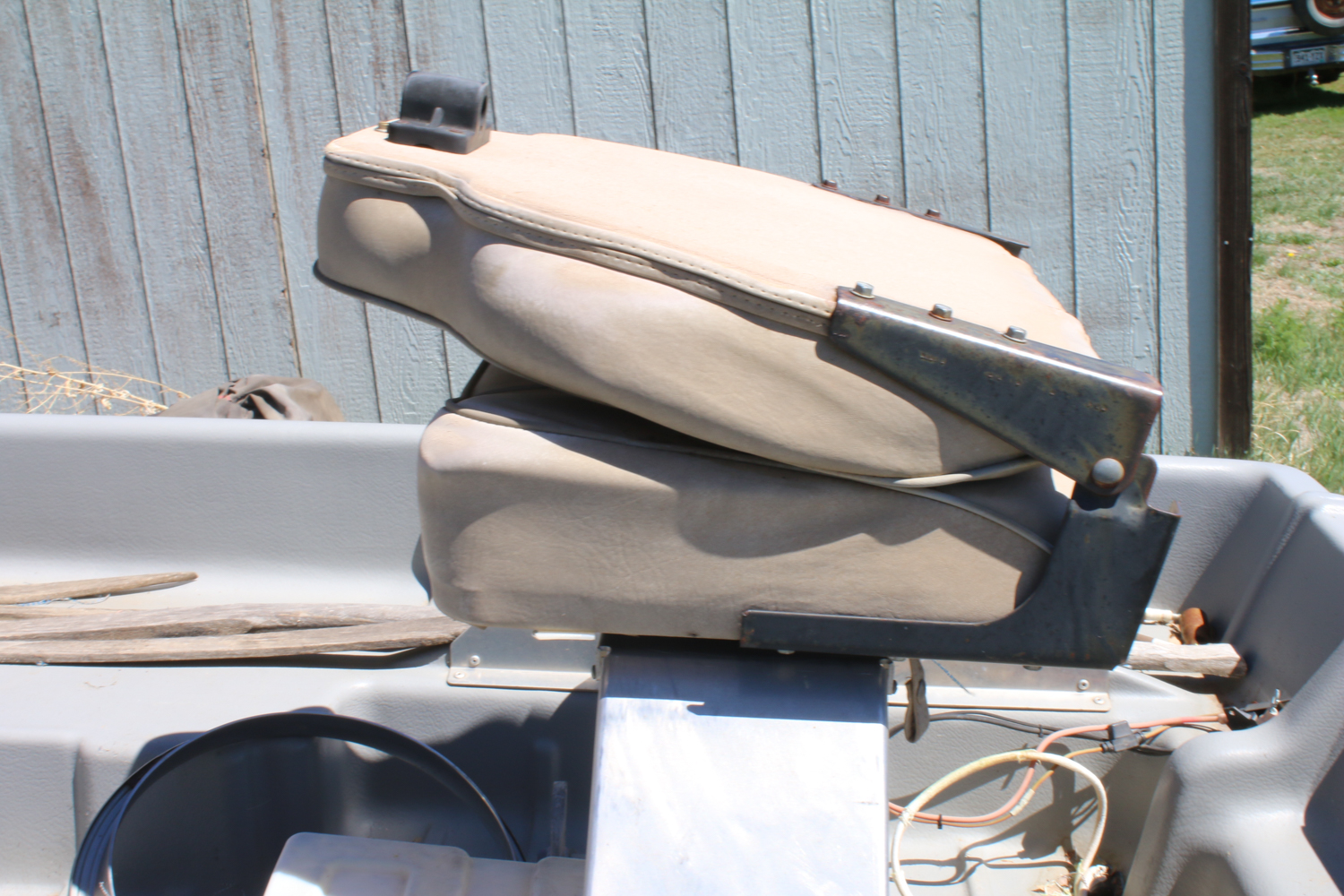 Buster Boat- Mini Bass Boat