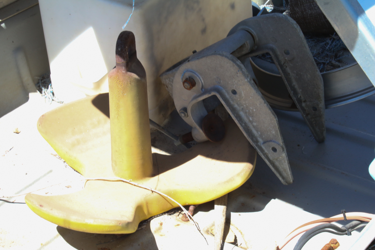 Buster Boat- Mini Bass Boat