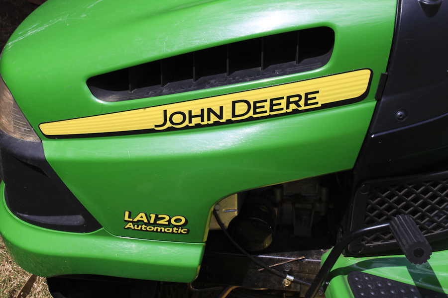 John Deere 100 Series Tractor