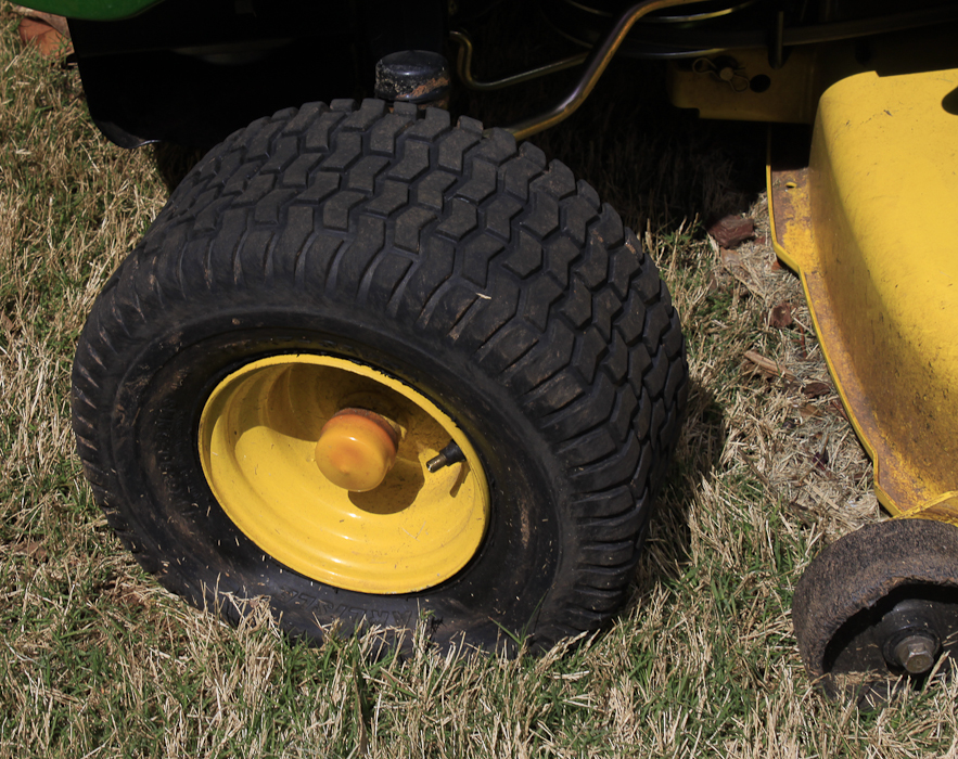 John Deere 100 Series Tractor