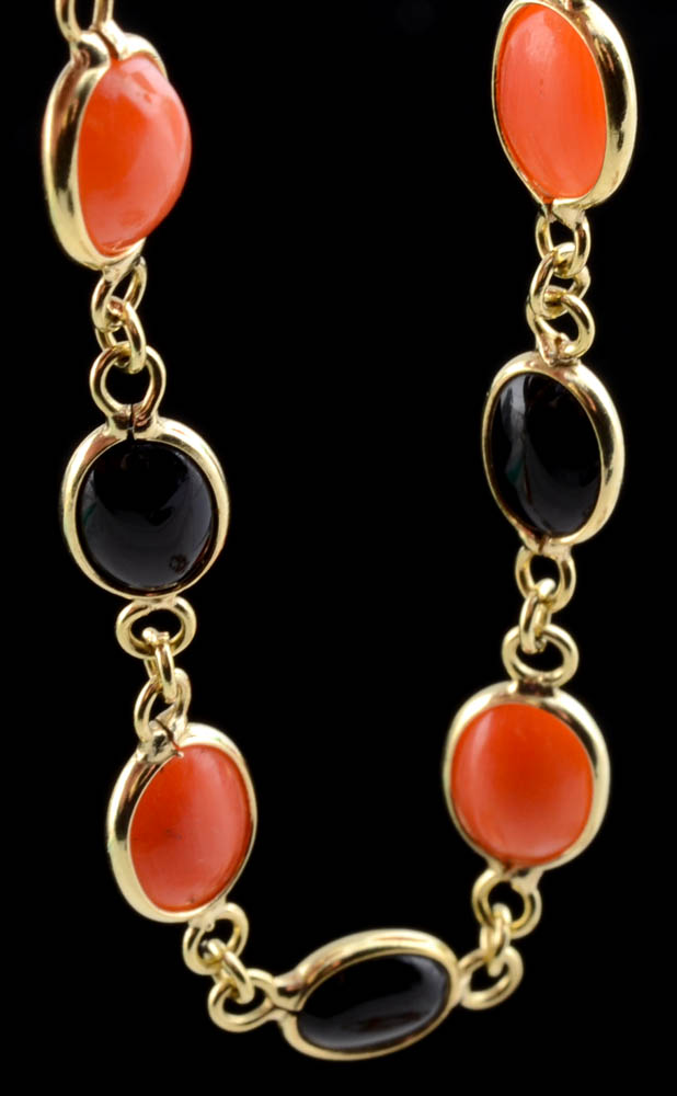 18K Yellow Gold Coral and Black Onyx Link Necklace and Bracelet Demi-Parure Set
