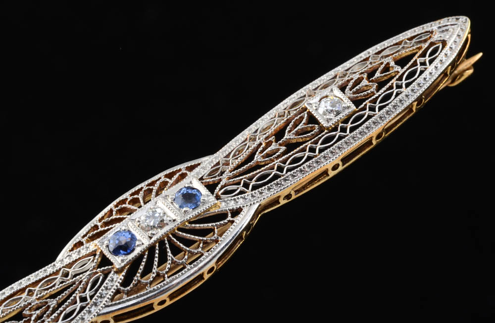 Late 19th Century Platinum and 14K Gold Blue Sapphire and Diamond Filigree Bar Pin