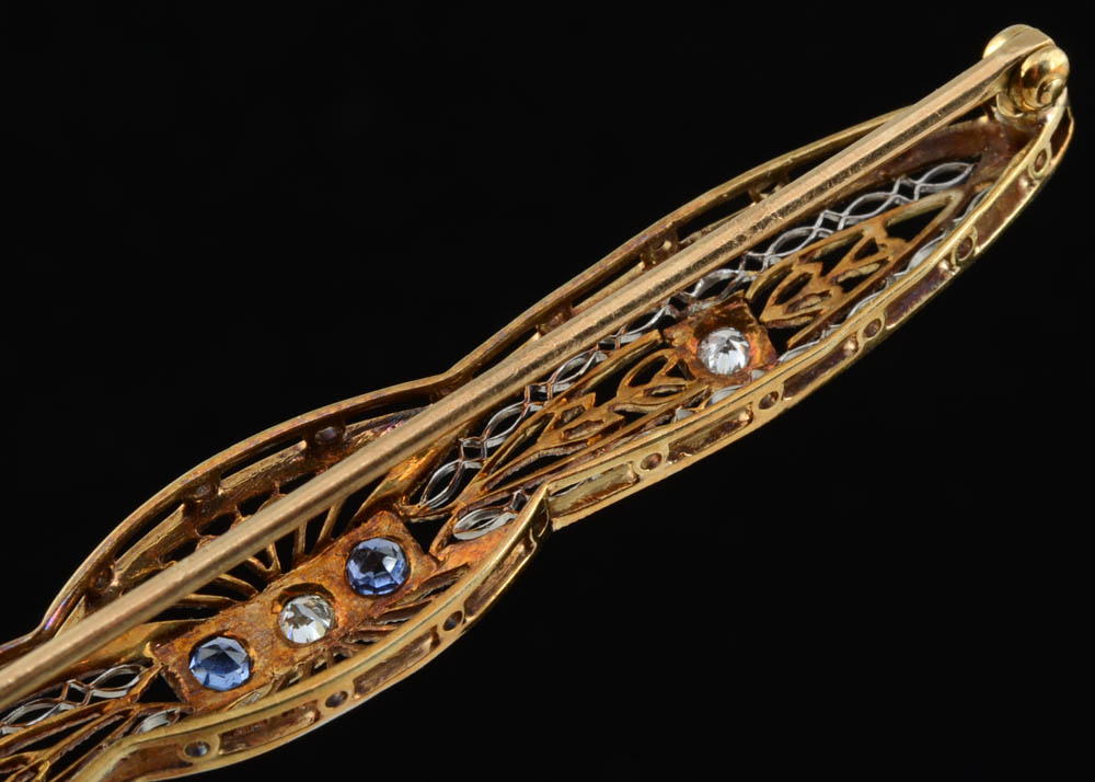 Late 19th Century Platinum and 14K Gold Blue Sapphire and Diamond Filigree Bar Pin