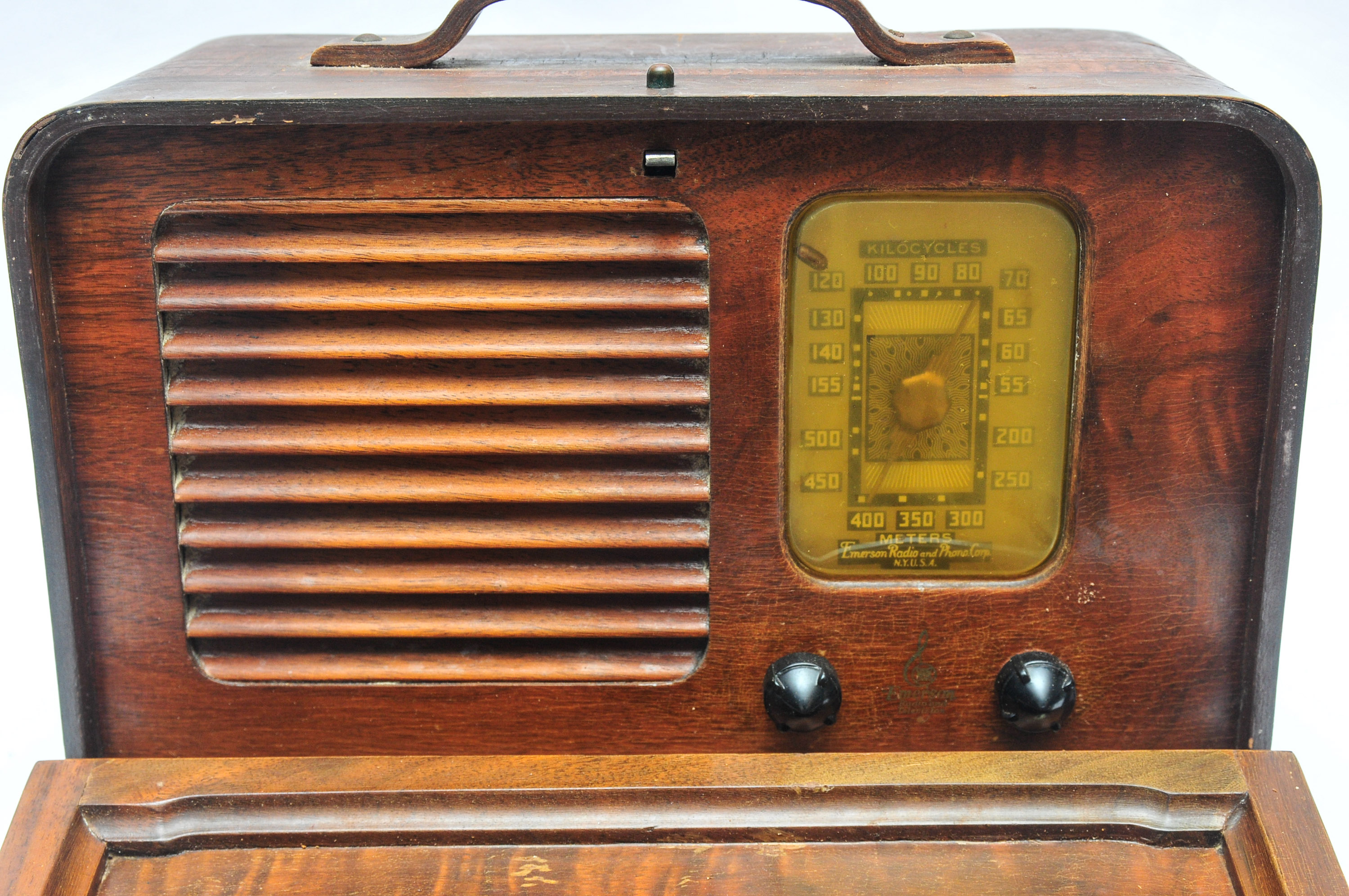Antique Emerson Radio