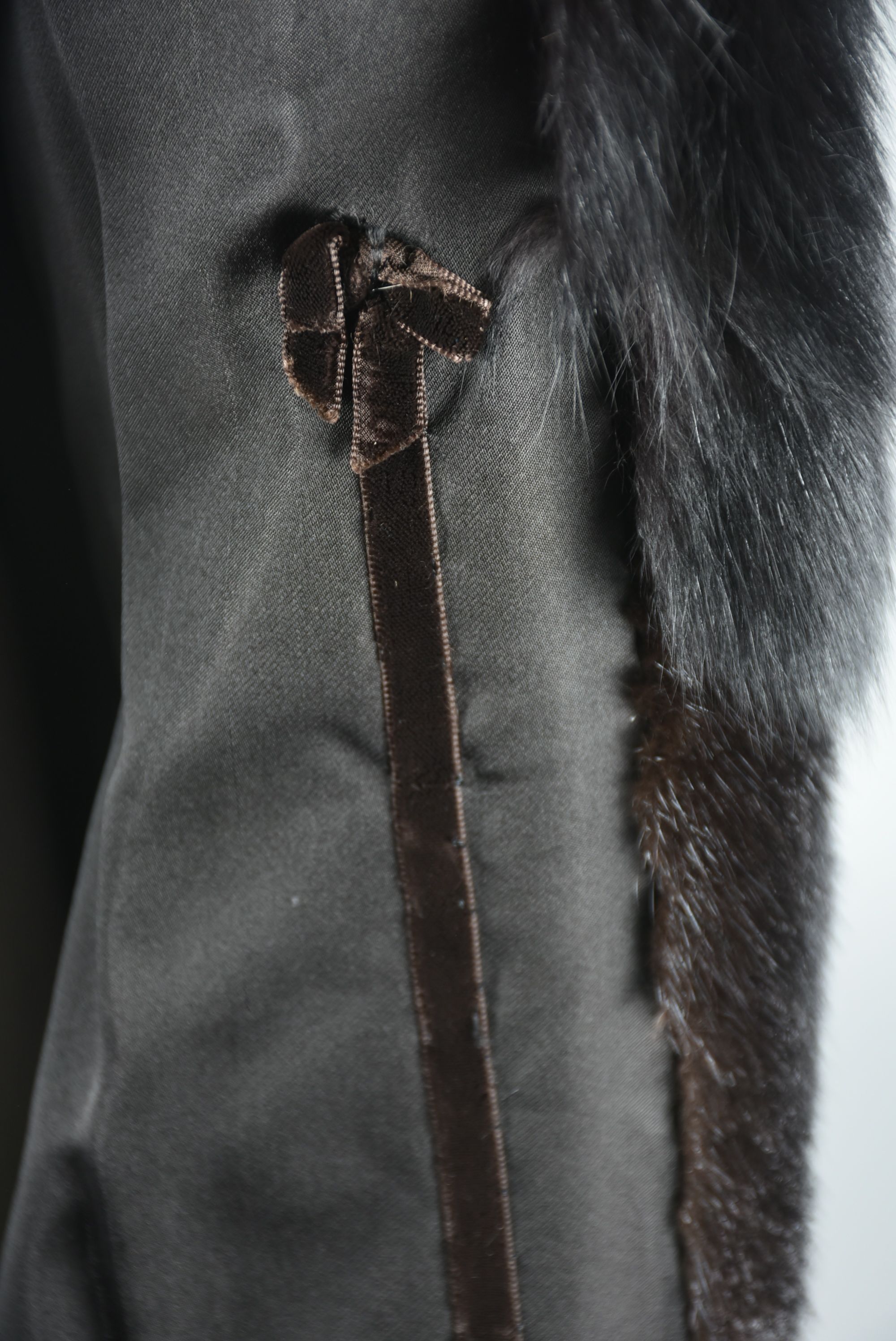 Luxurious Full Length Ranch Mink Fur Coat with Fox Fur Collar