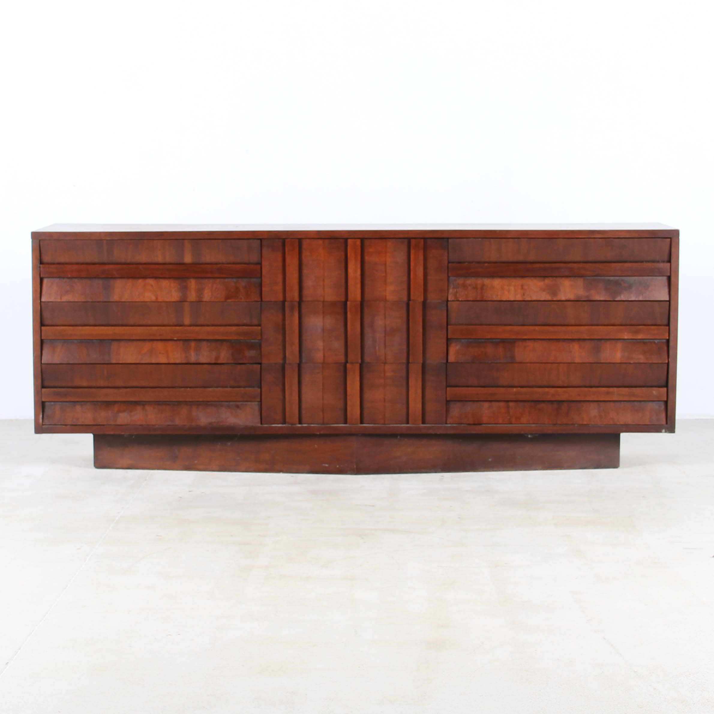 Mid-Century Modern Chest of Drawers