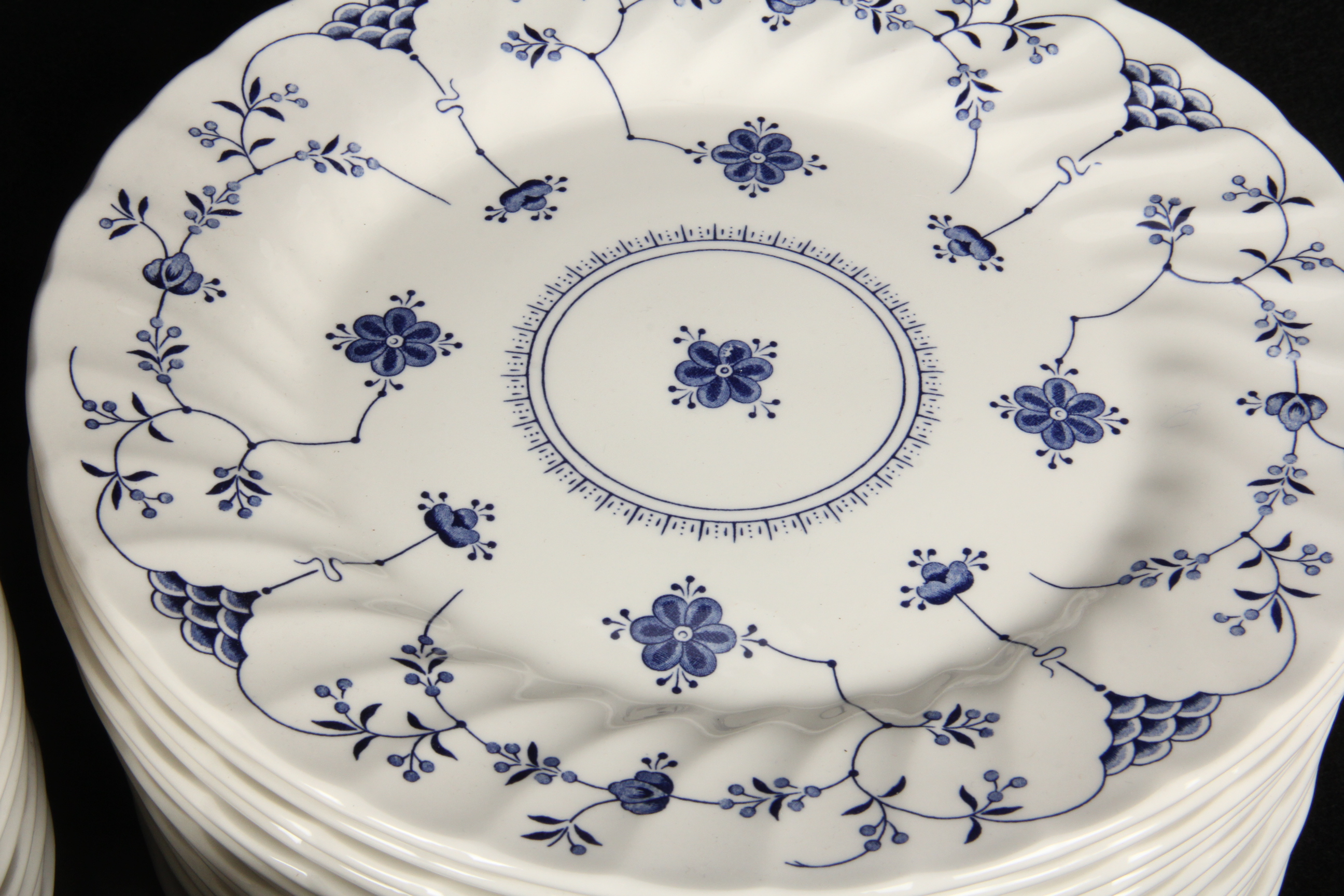 Churchill Fine English Tableware Set in Finlandia Pattern
