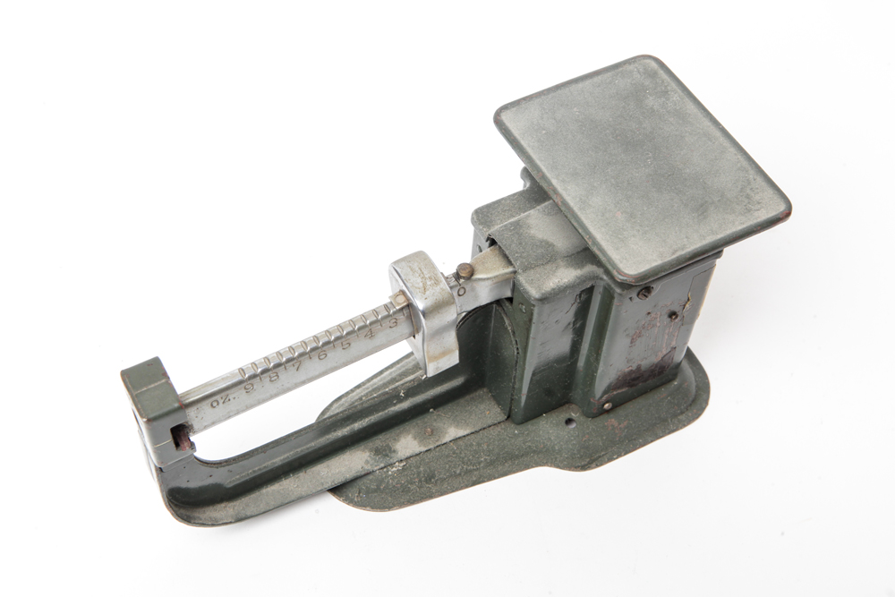 Vintage Triner Mail Scale