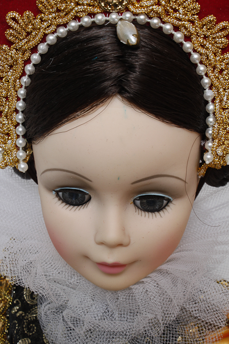 "Isolde" and "Mary Queen of Scots" Madame Alexander Doll Pairing