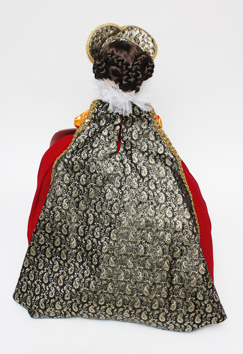 "Isolde" and "Mary Queen of Scots" Madame Alexander Doll Pairing