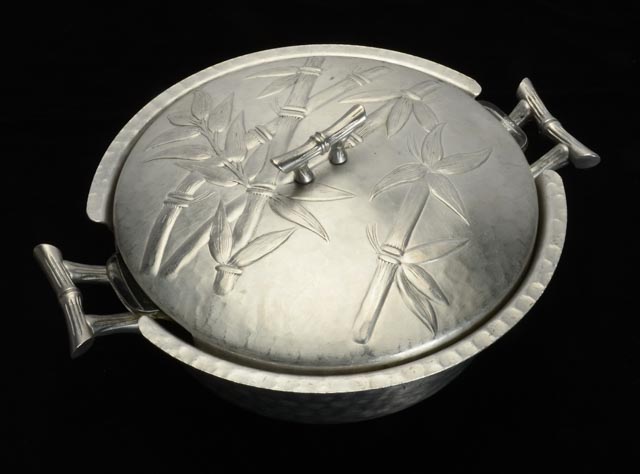 1950s Everlast Forged Aluminum Covered Casserole Dish and Tray