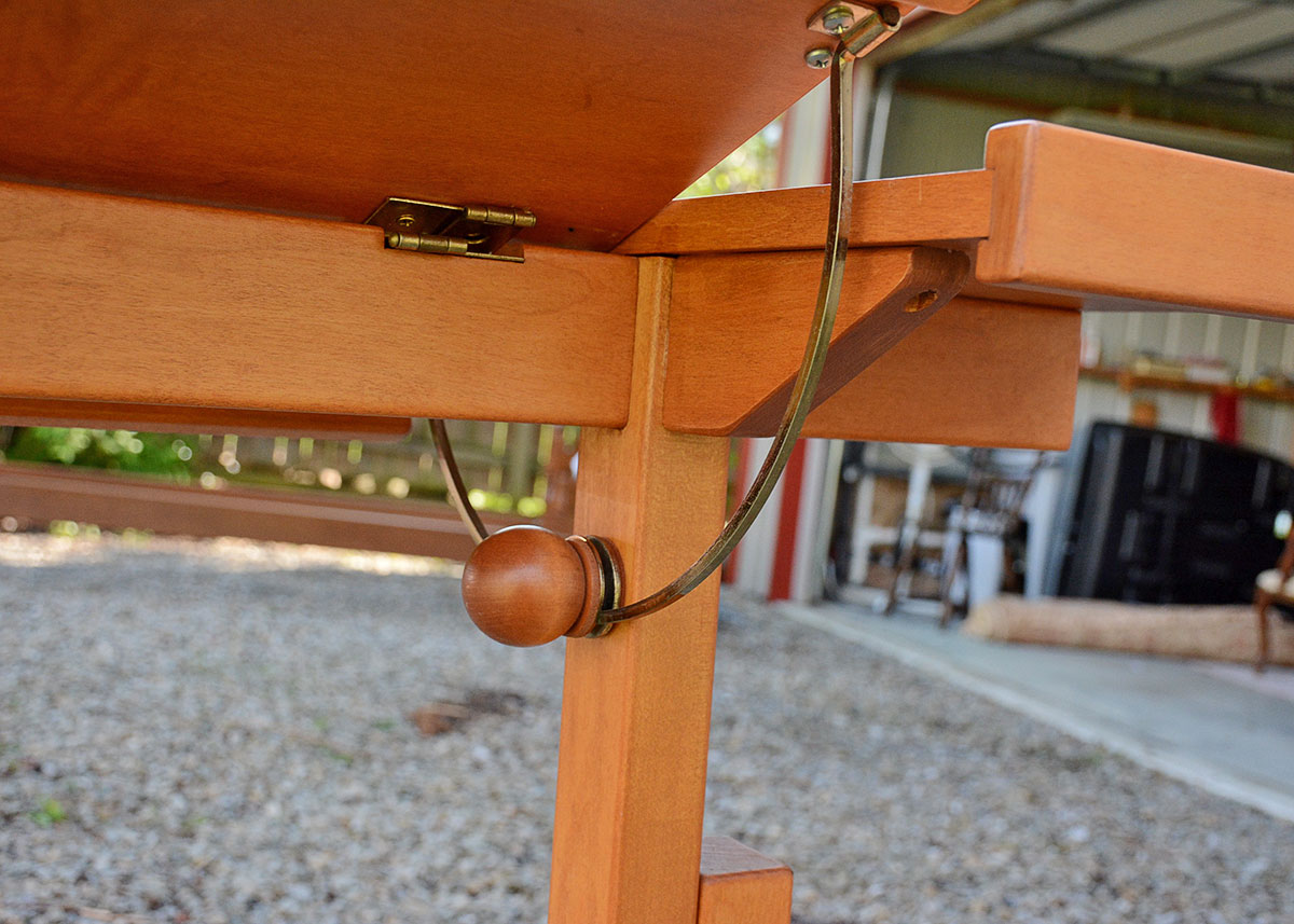 Adjustible Wooden Tilt Top Overbed Tray Table