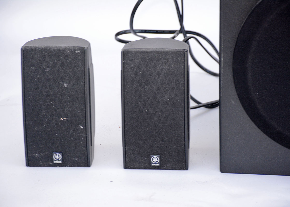 Yamaha Natural Sound AV Receiver RX-V367 and Speakers