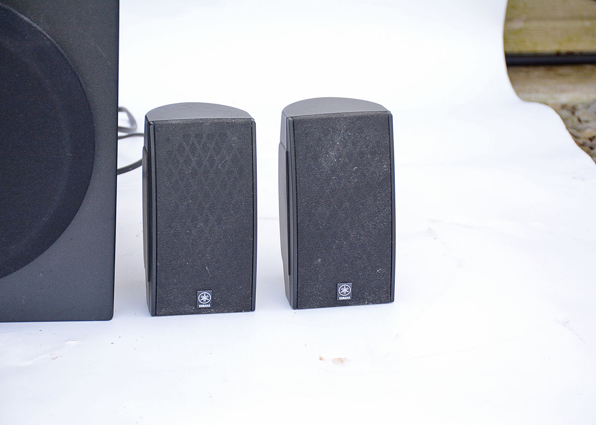 Yamaha Natural Sound AV Receiver RX-V367 and Speakers