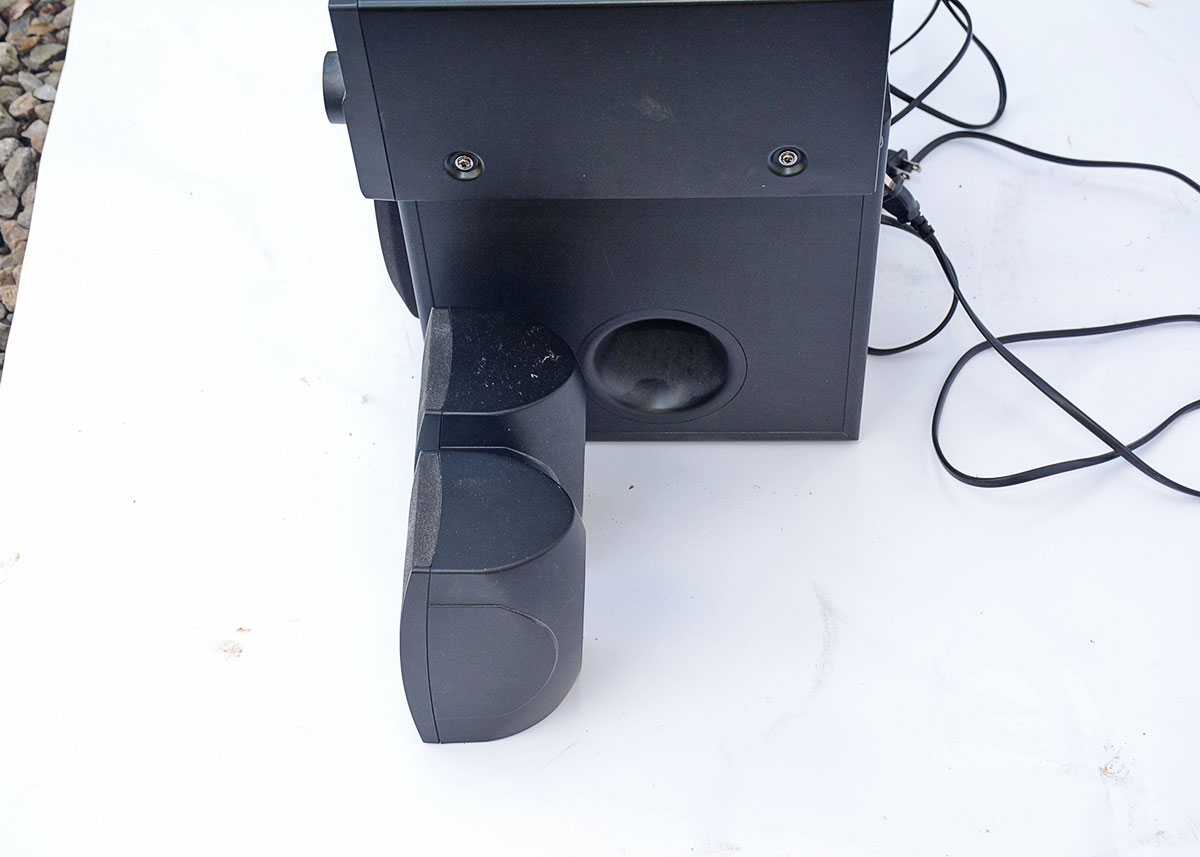 Yamaha Natural Sound AV Receiver RX-V367 and Speakers