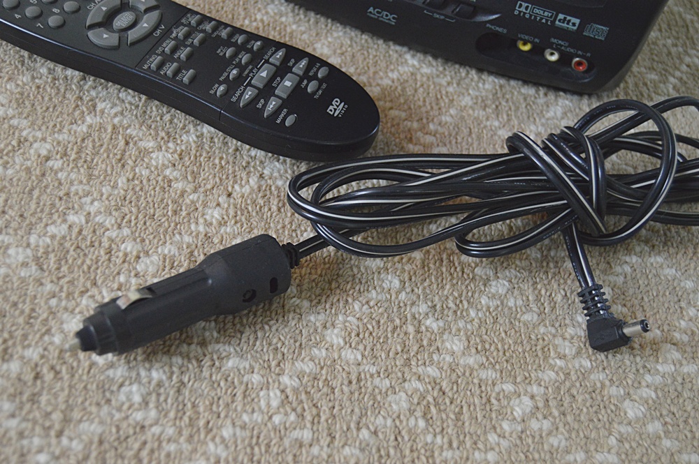 Sansui 9" AC/DC Color TV with DVD/CD Player