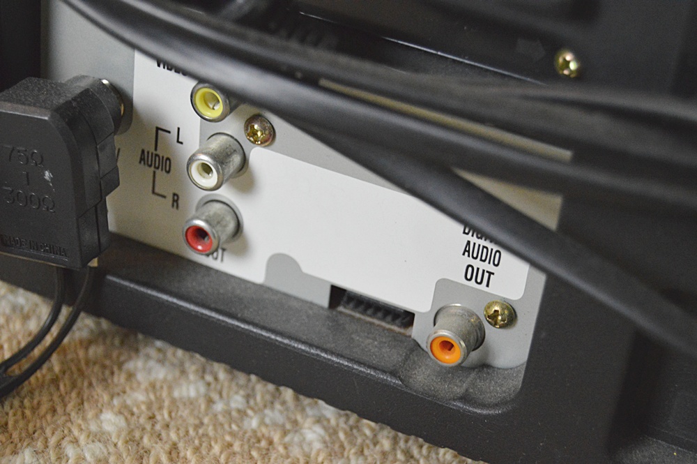 Sansui 9" AC/DC Color TV with DVD/CD Player