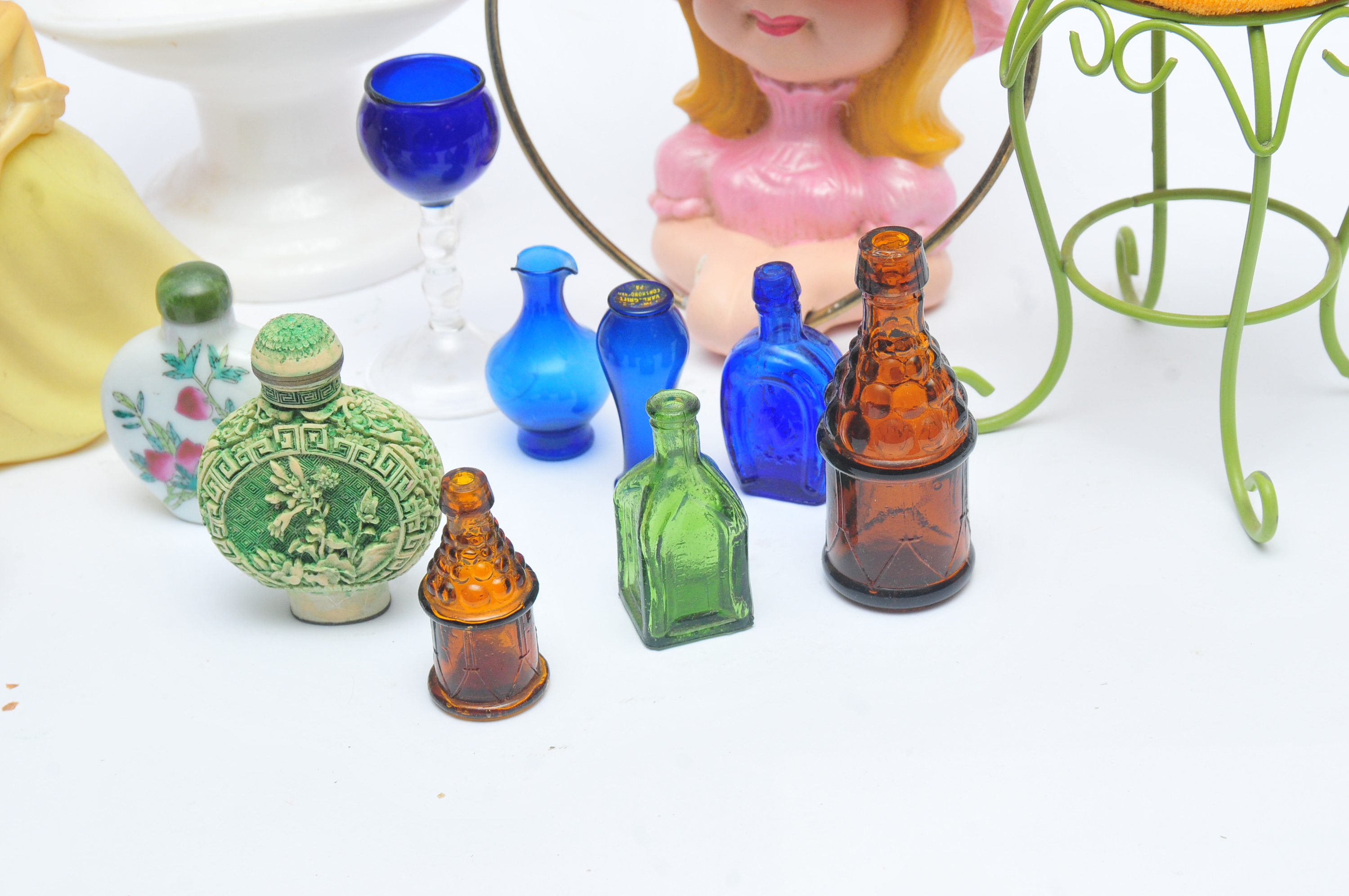 Collection of Vintage Decor Items and Miniatures