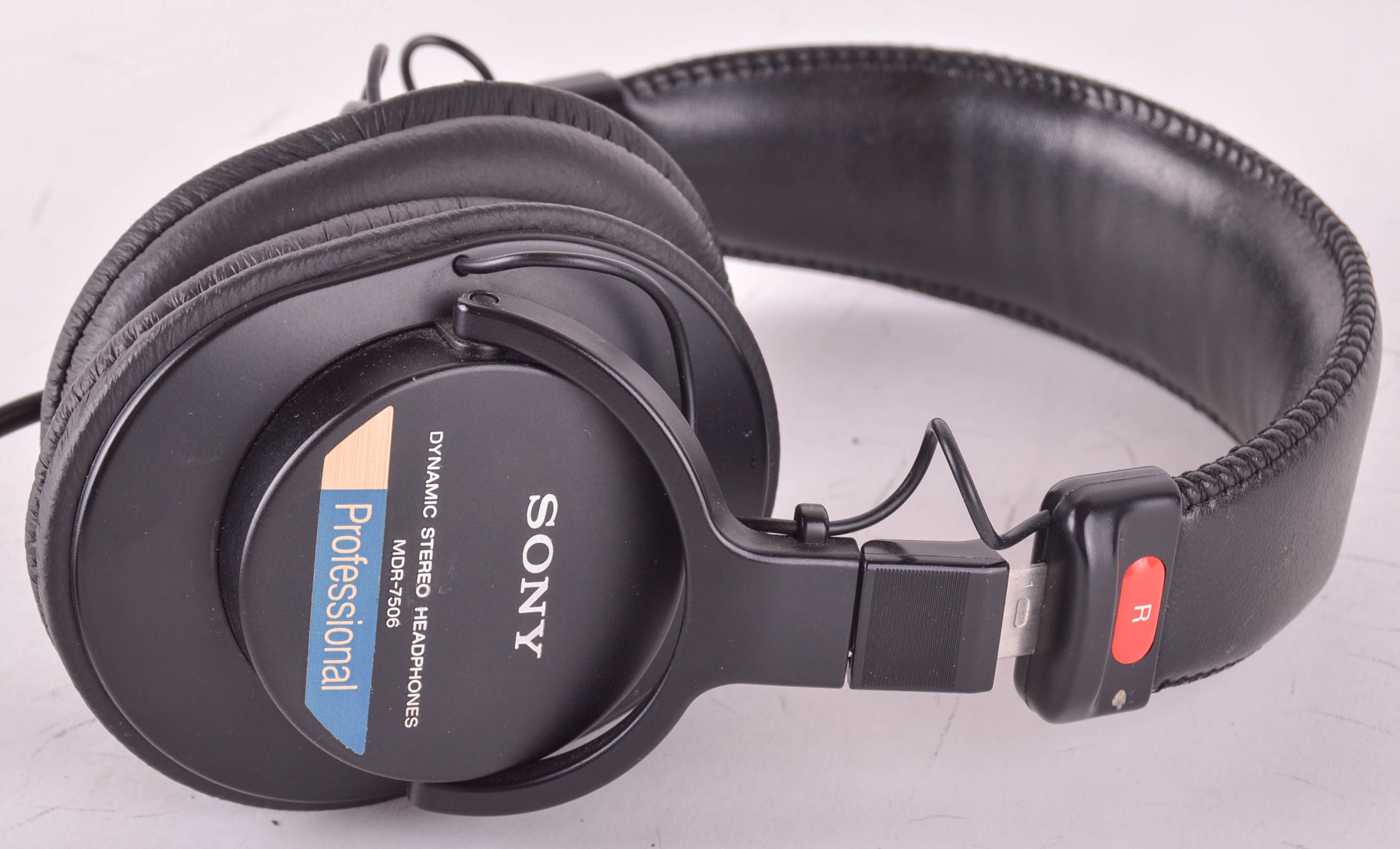 Sony MDR-7506 Studio Headphones