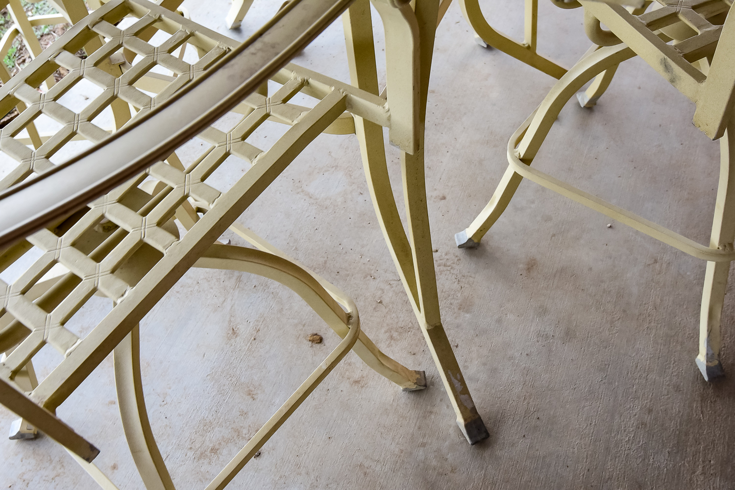 Glass Top Patio Table and Four Chairs