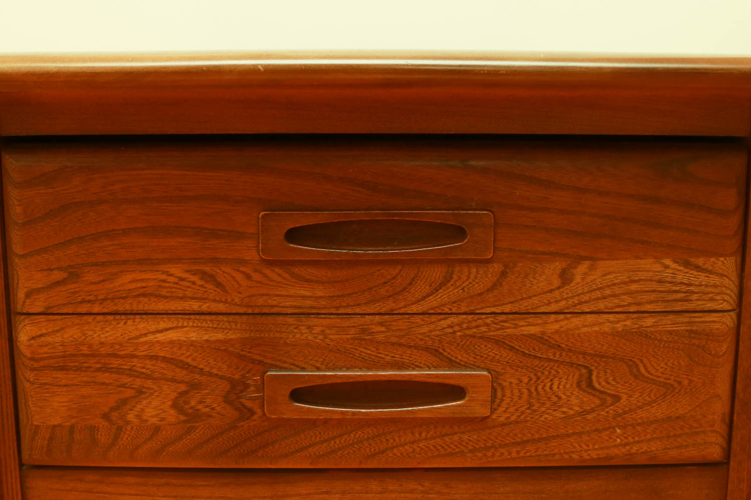 Hammary Mid Century Modern Side Table