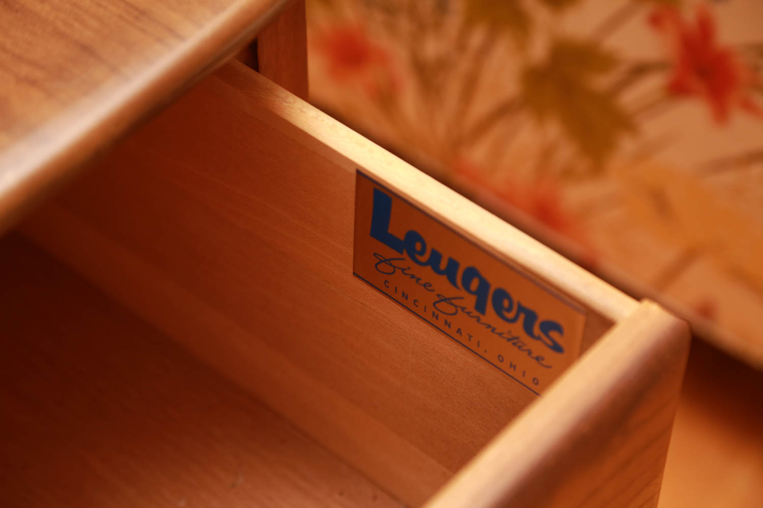 Hammary Mid Century Modern Side Table